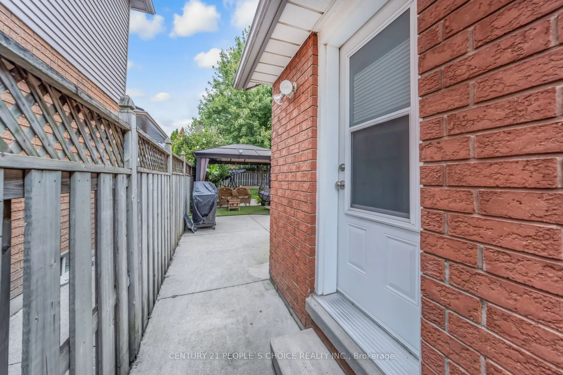 10 Hillgarden Drive