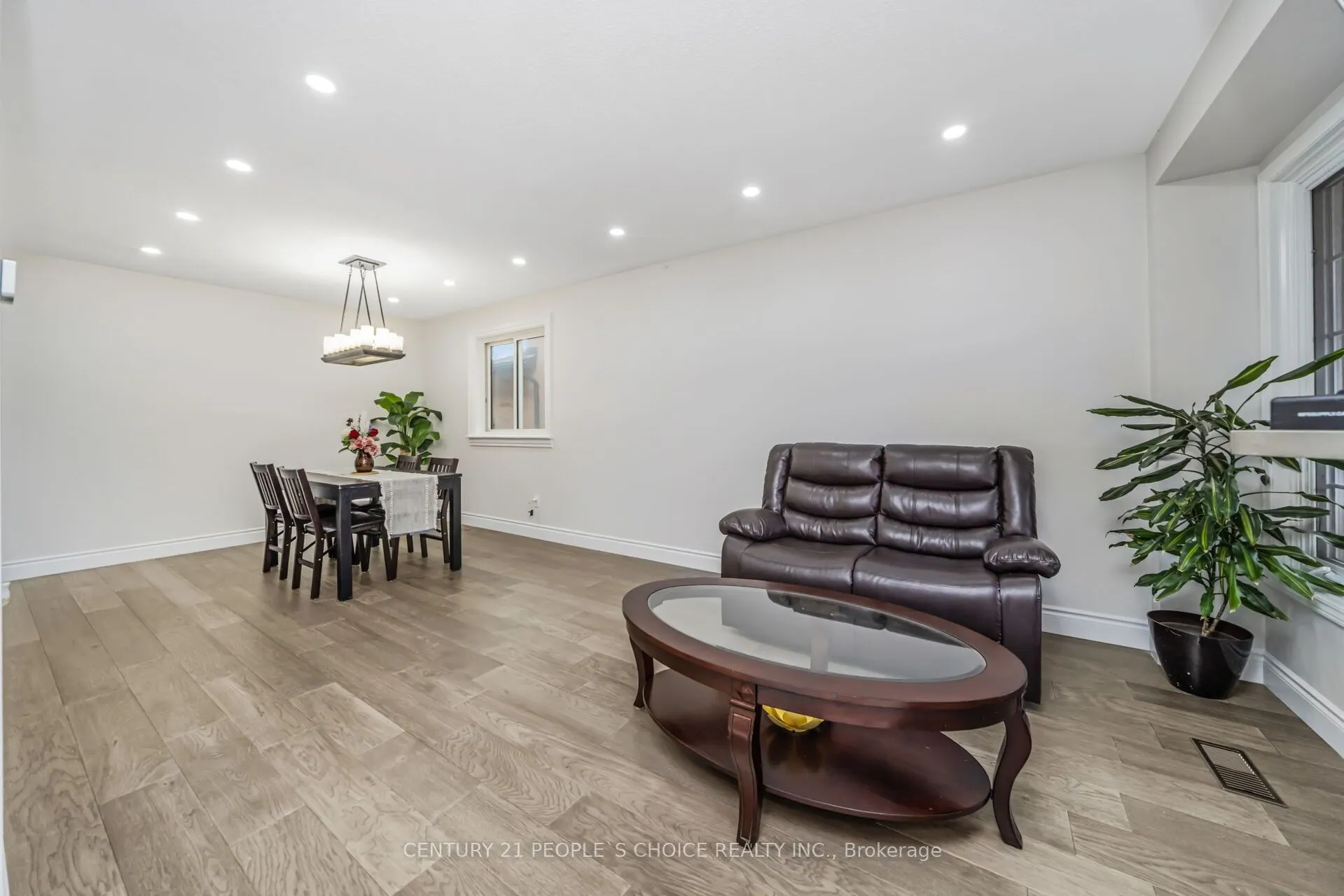 10 Hillgarden Drive