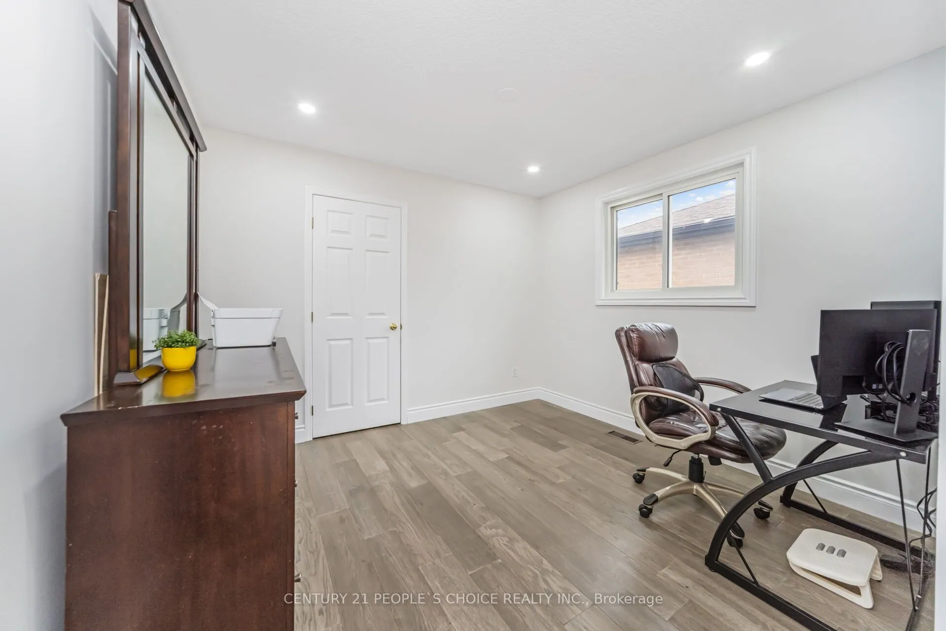 10 Hillgarden Drive