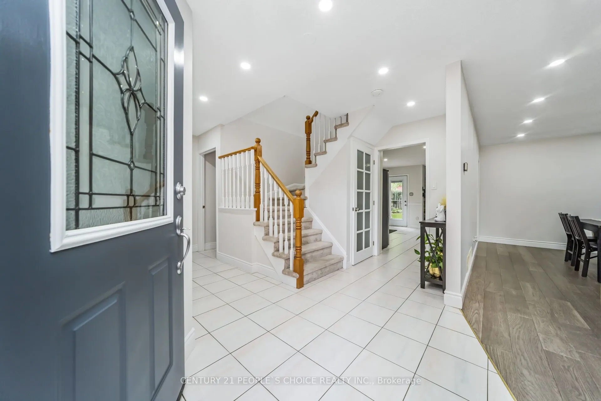 10 Hillgarden Drive