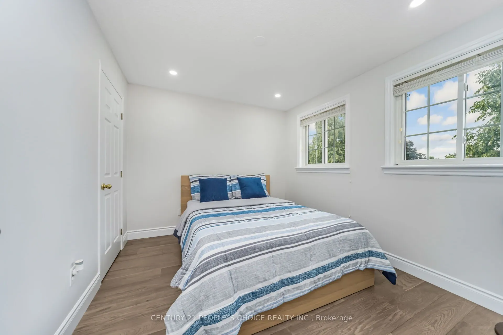 10 Hillgarden Drive
