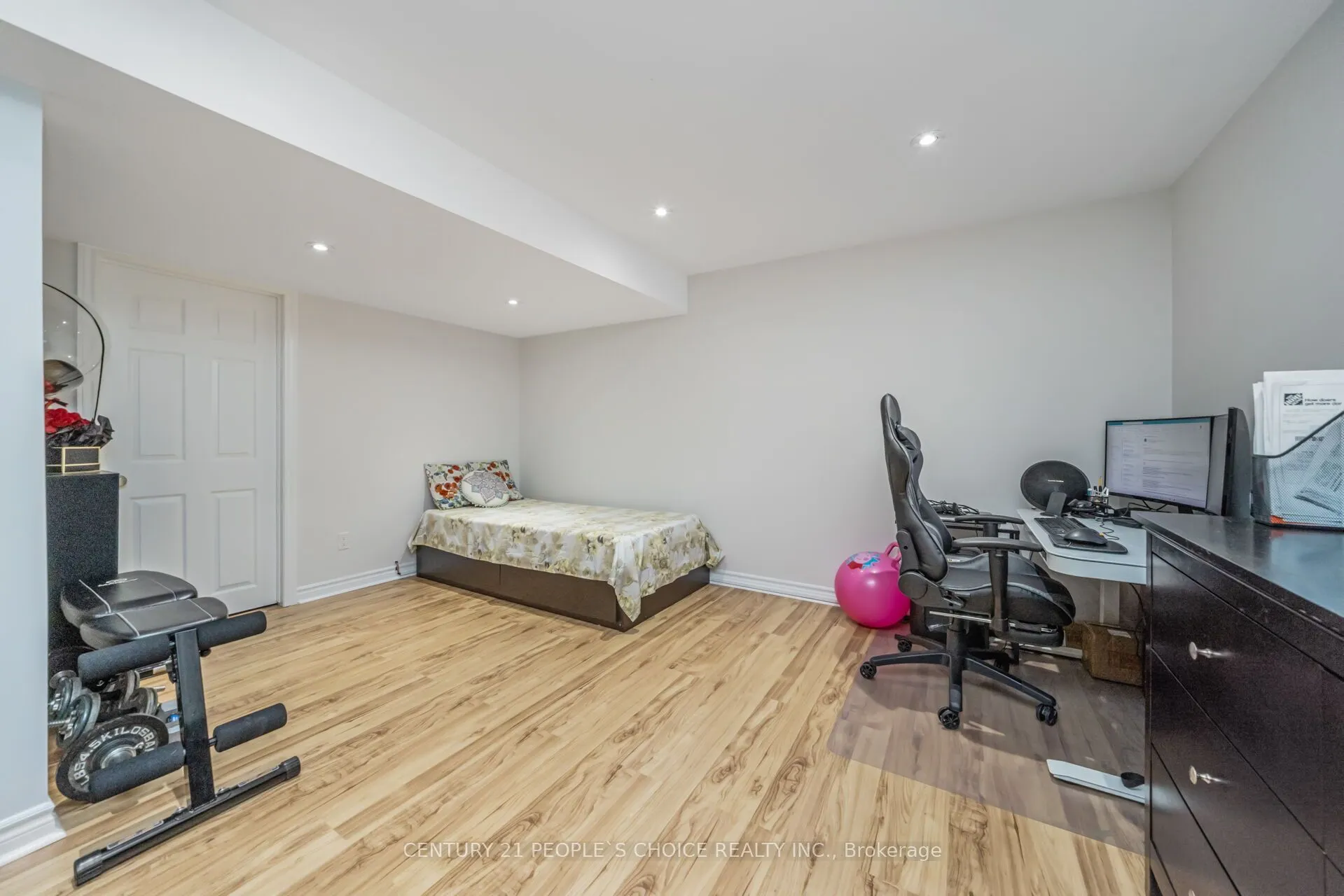 10 Hillgarden Drive