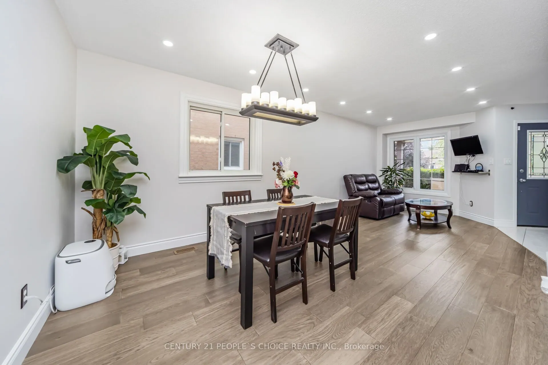 10 Hillgarden Drive
