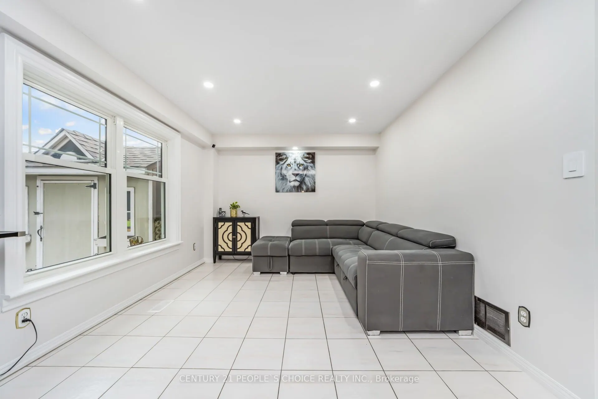 10 Hillgarden Drive