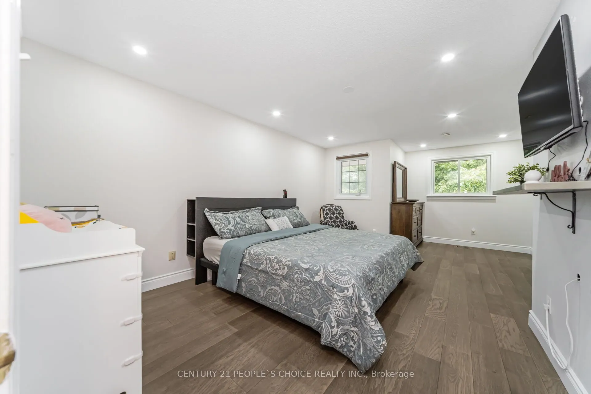 10 Hillgarden Drive