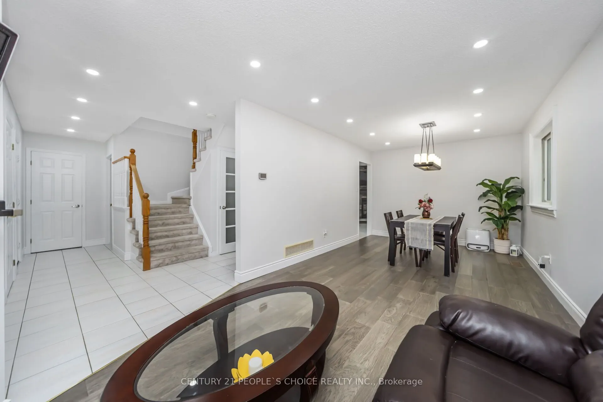 10 Hillgarden Drive