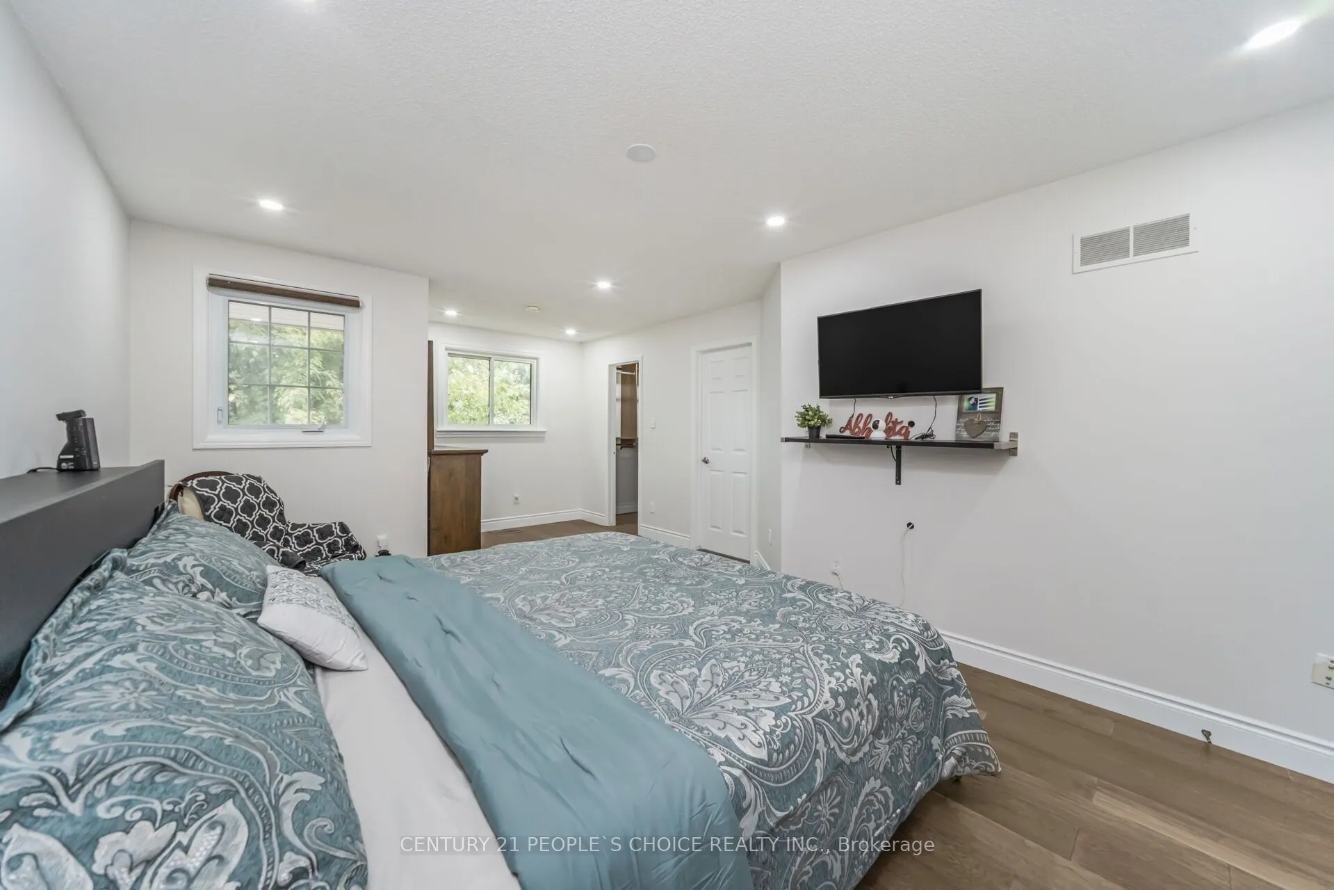 10 Hillgarden Drive