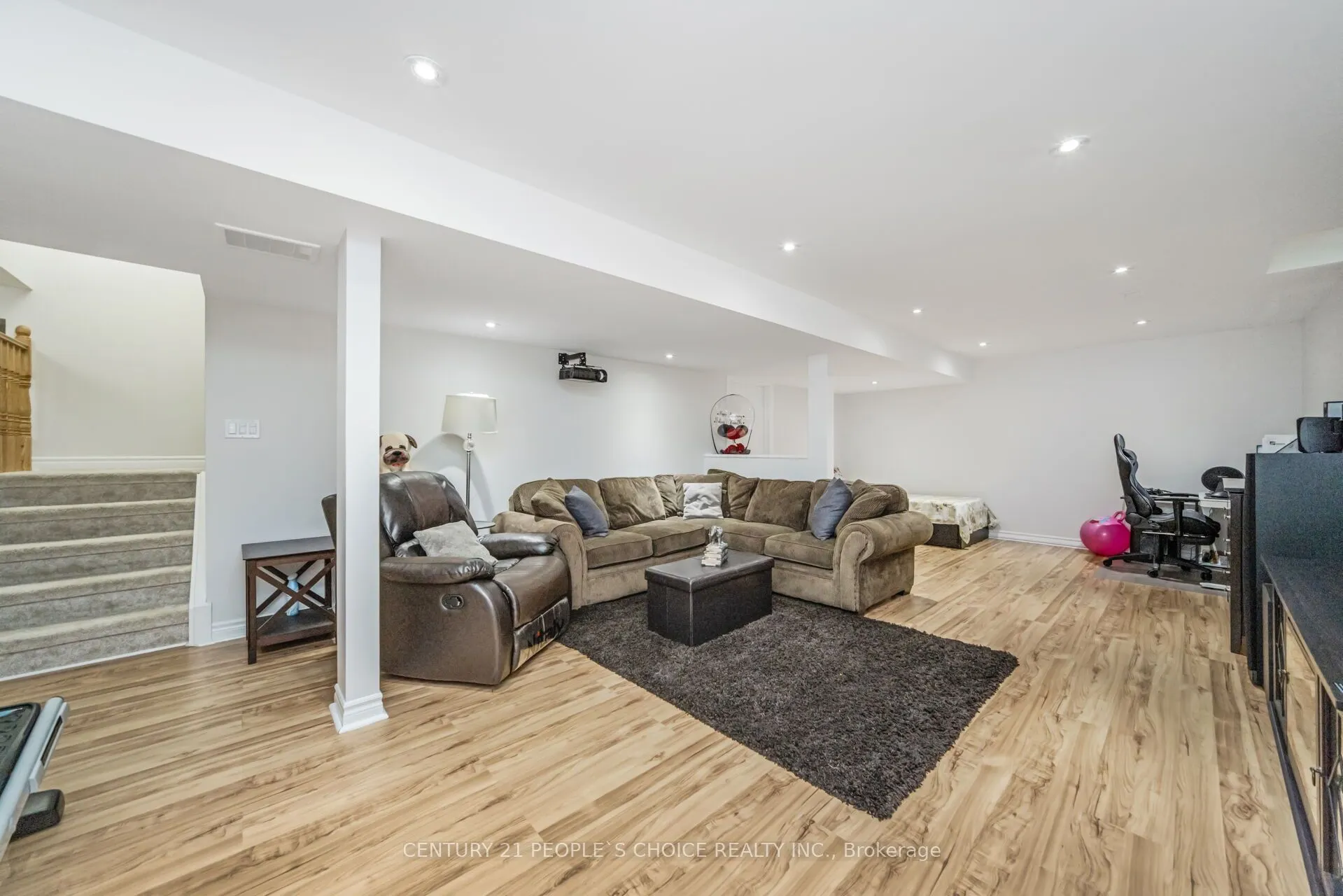 10 Hillgarden Drive