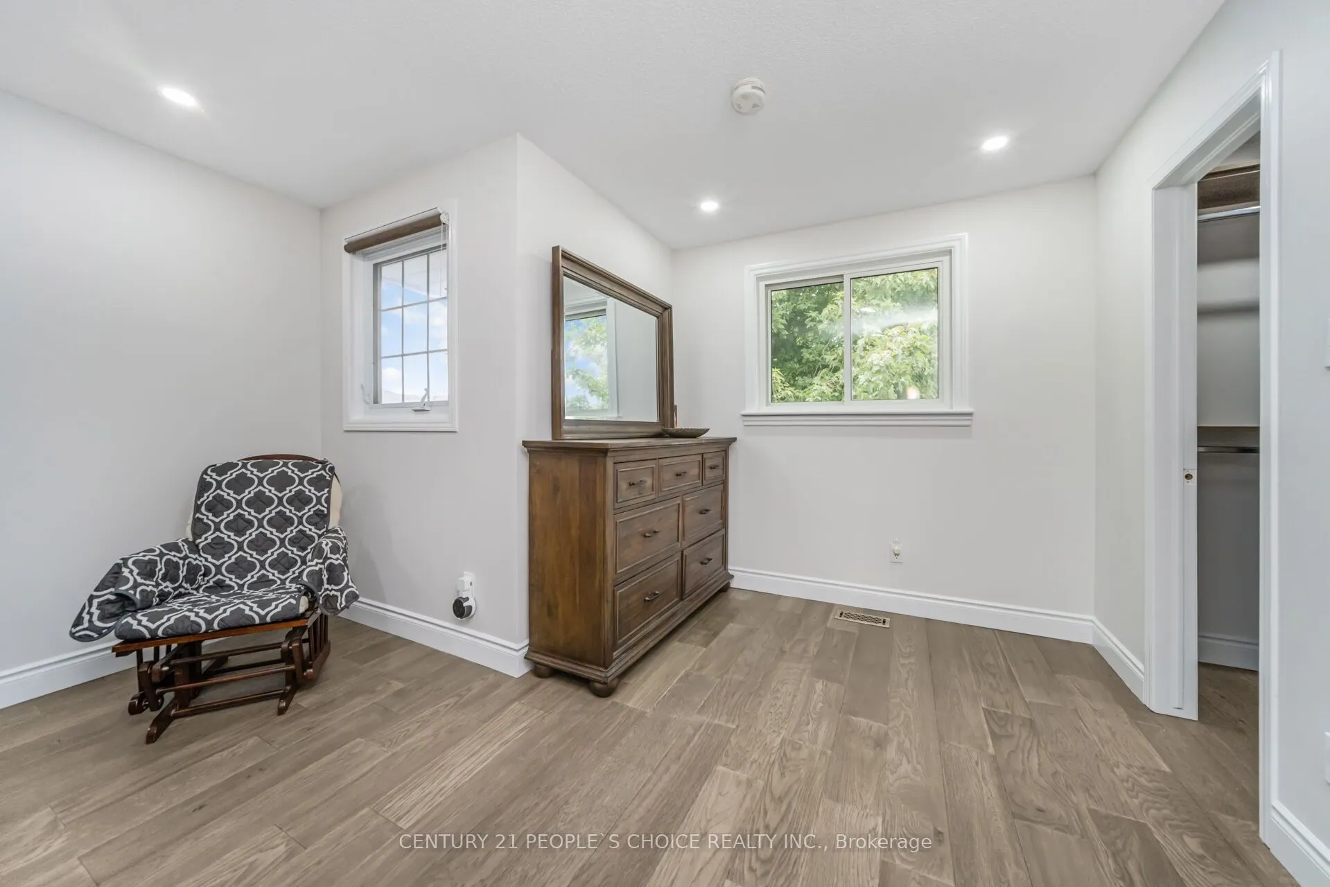 10 Hillgarden Drive
