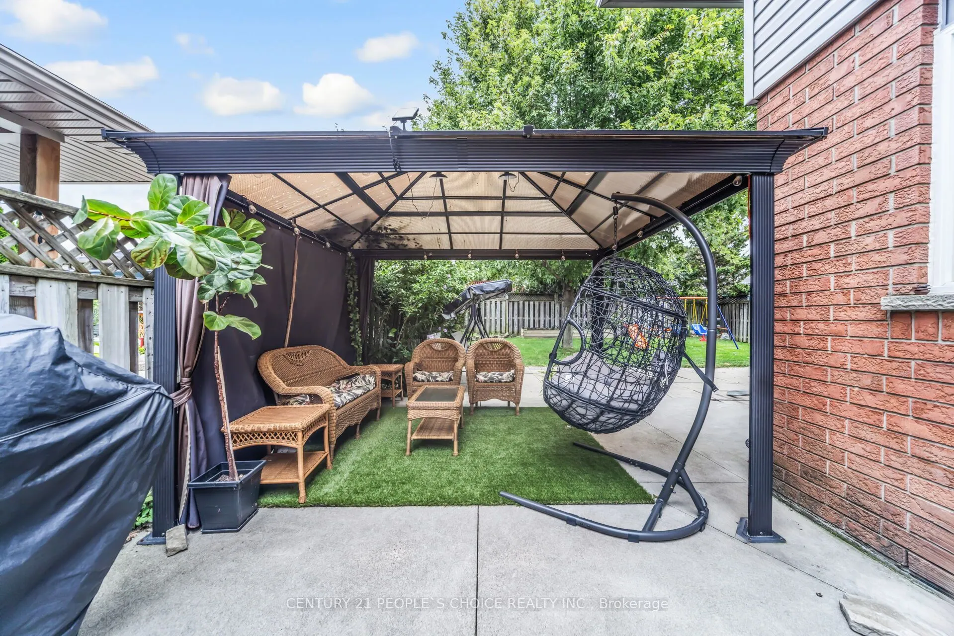 10 Hillgarden Drive