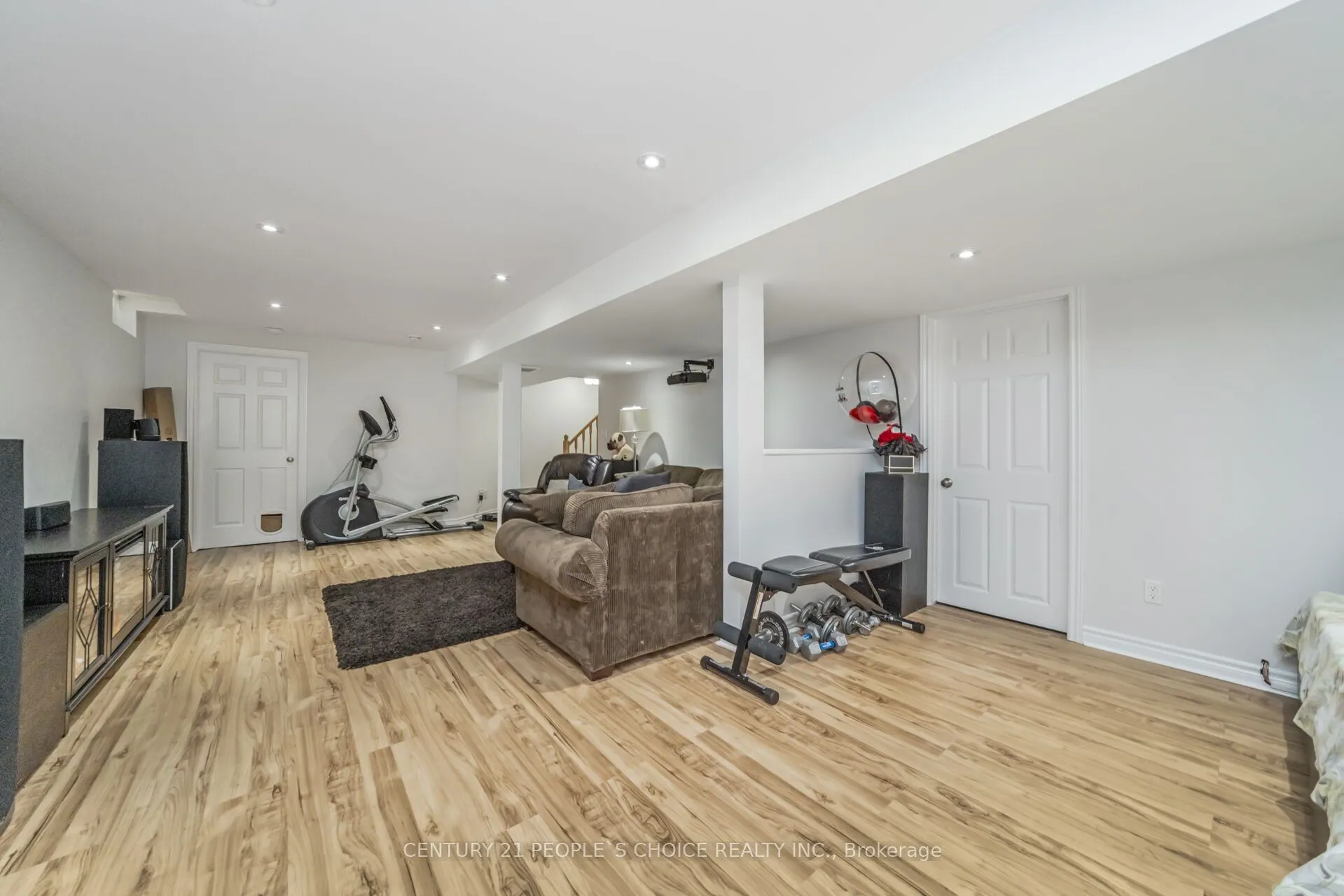 10 Hillgarden Drive