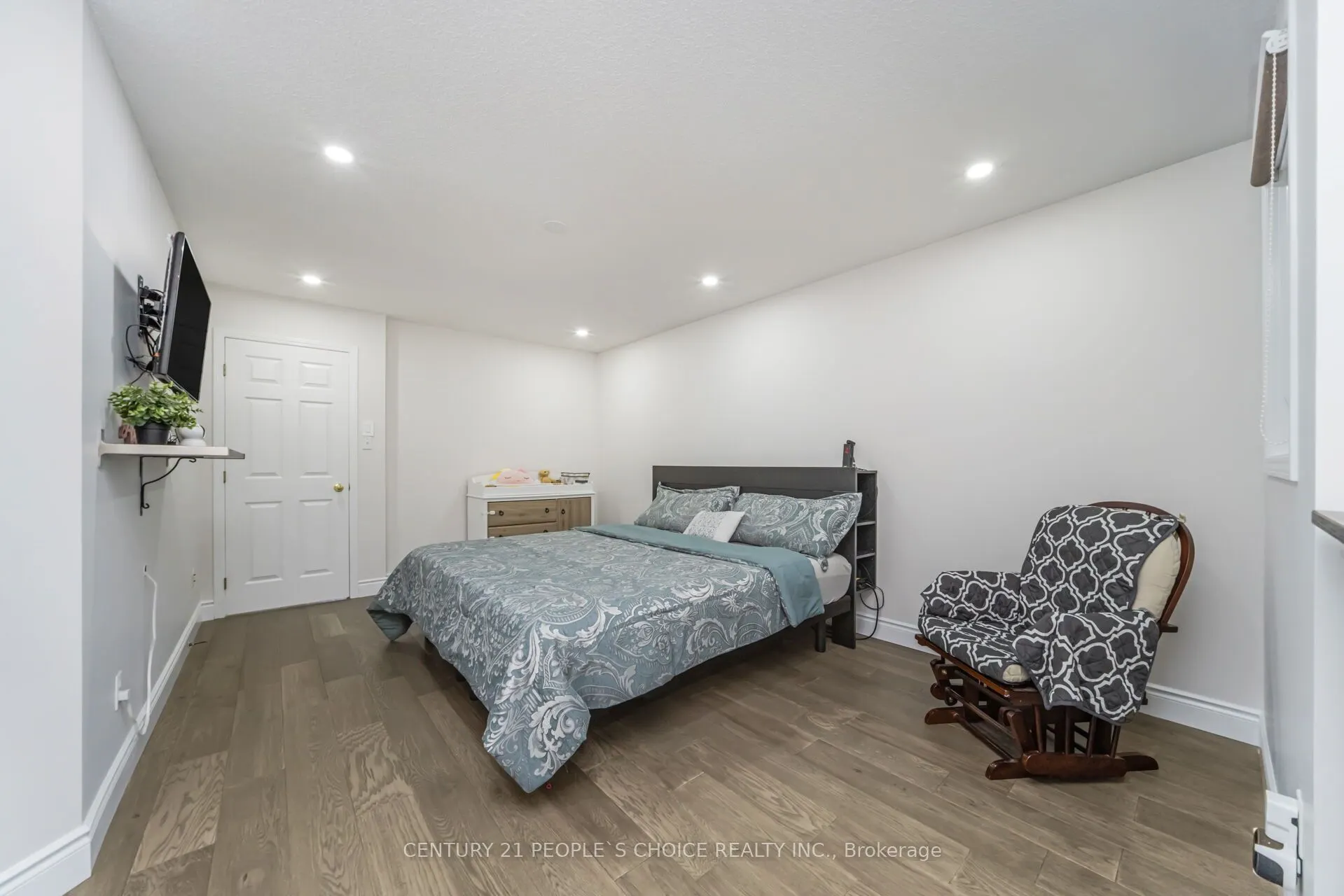 10 Hillgarden Drive
