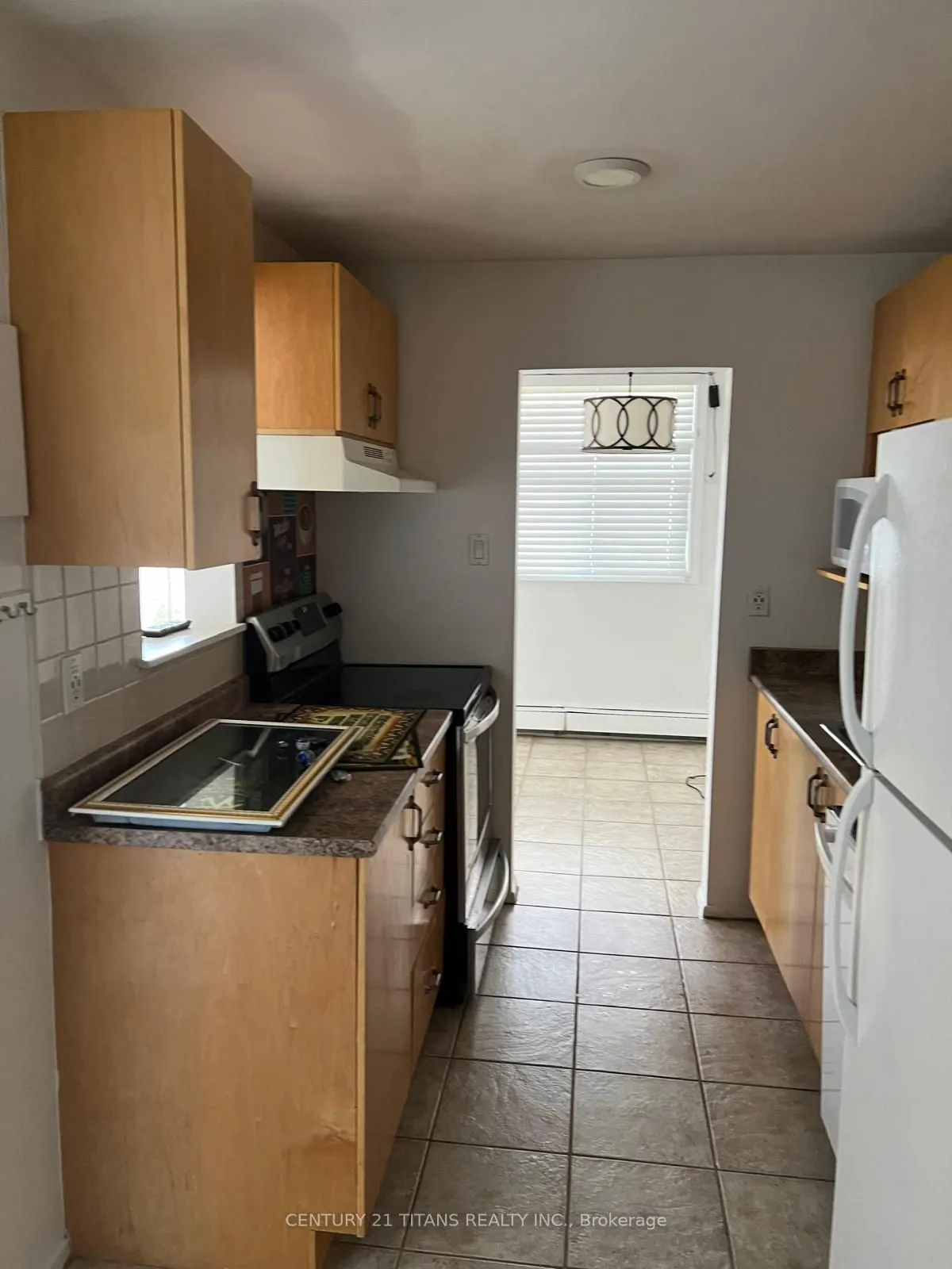 931 Wonderland Road, #702