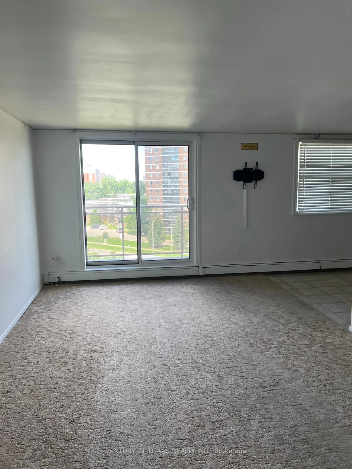 931 Wonderland Road, #702