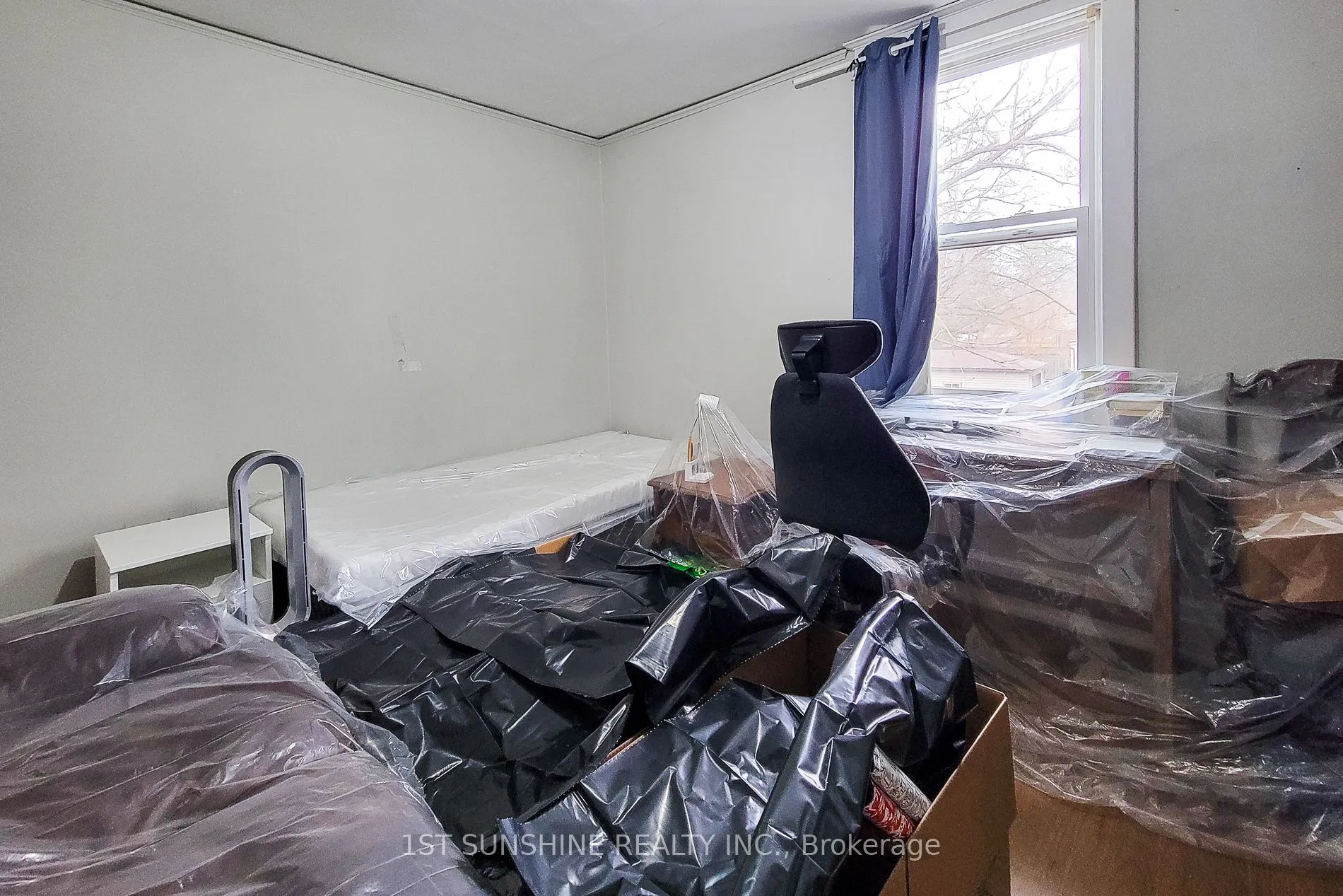 63 Paisley Avenue S