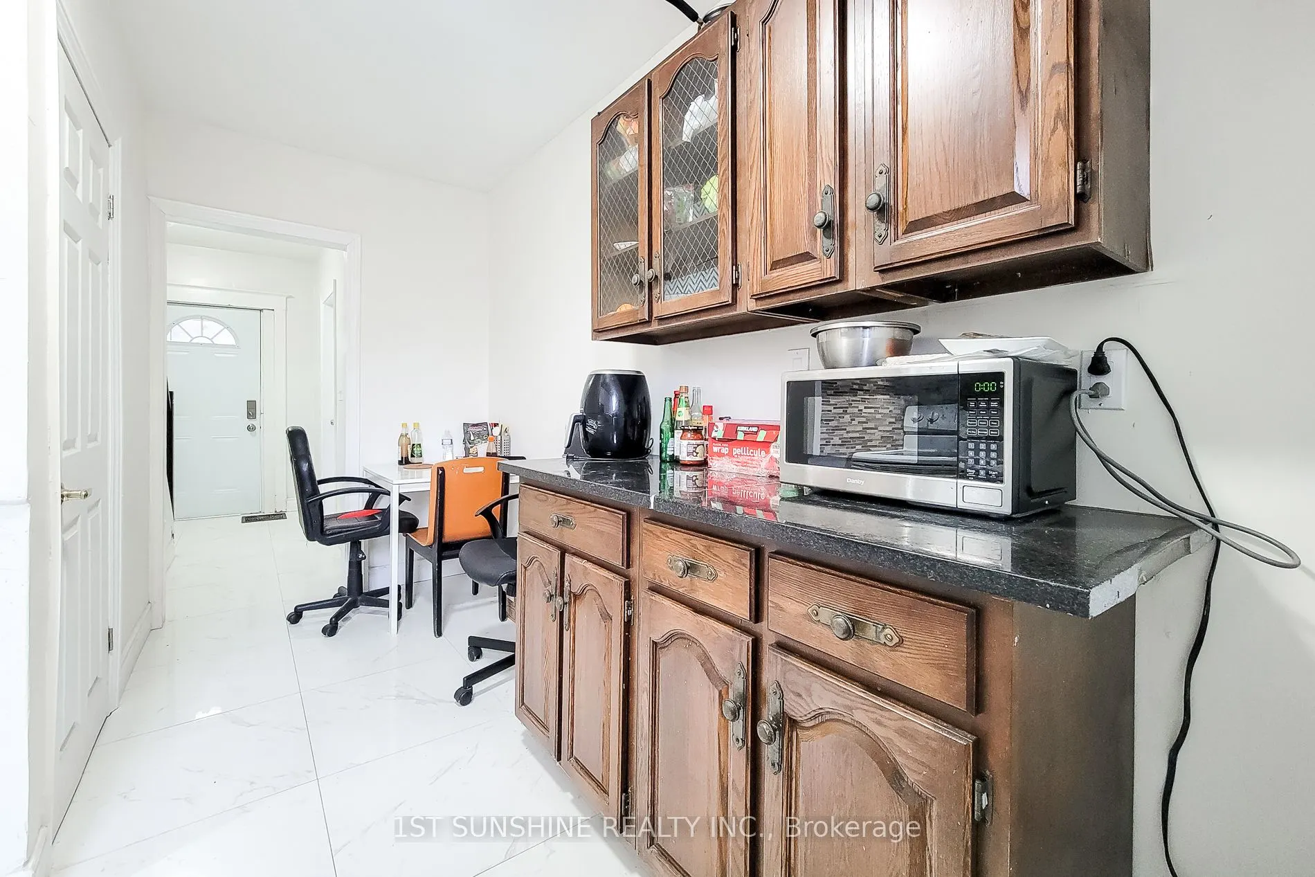 63 Paisley Avenue S