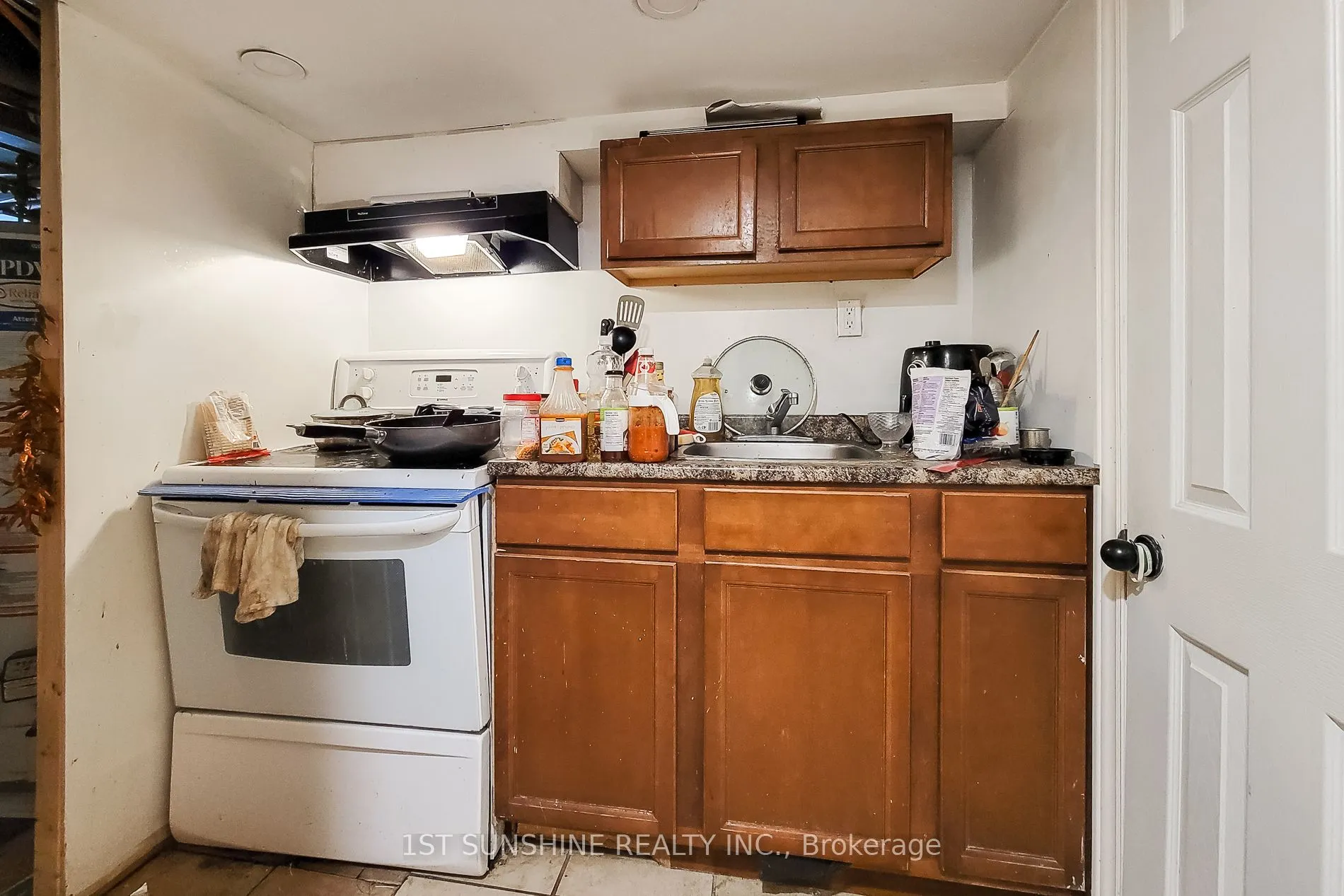 63 Paisley Avenue S