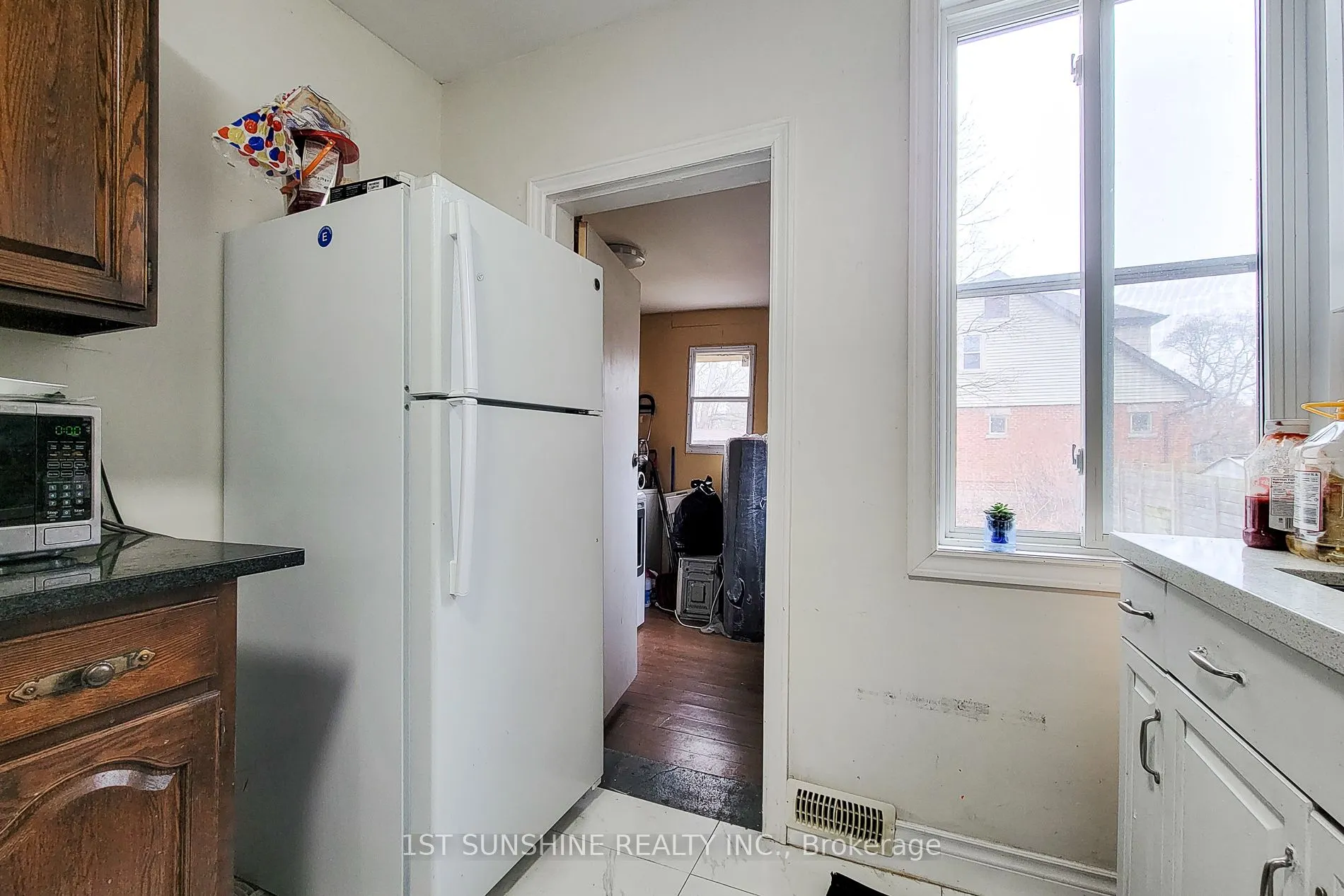 63 Paisley Avenue S