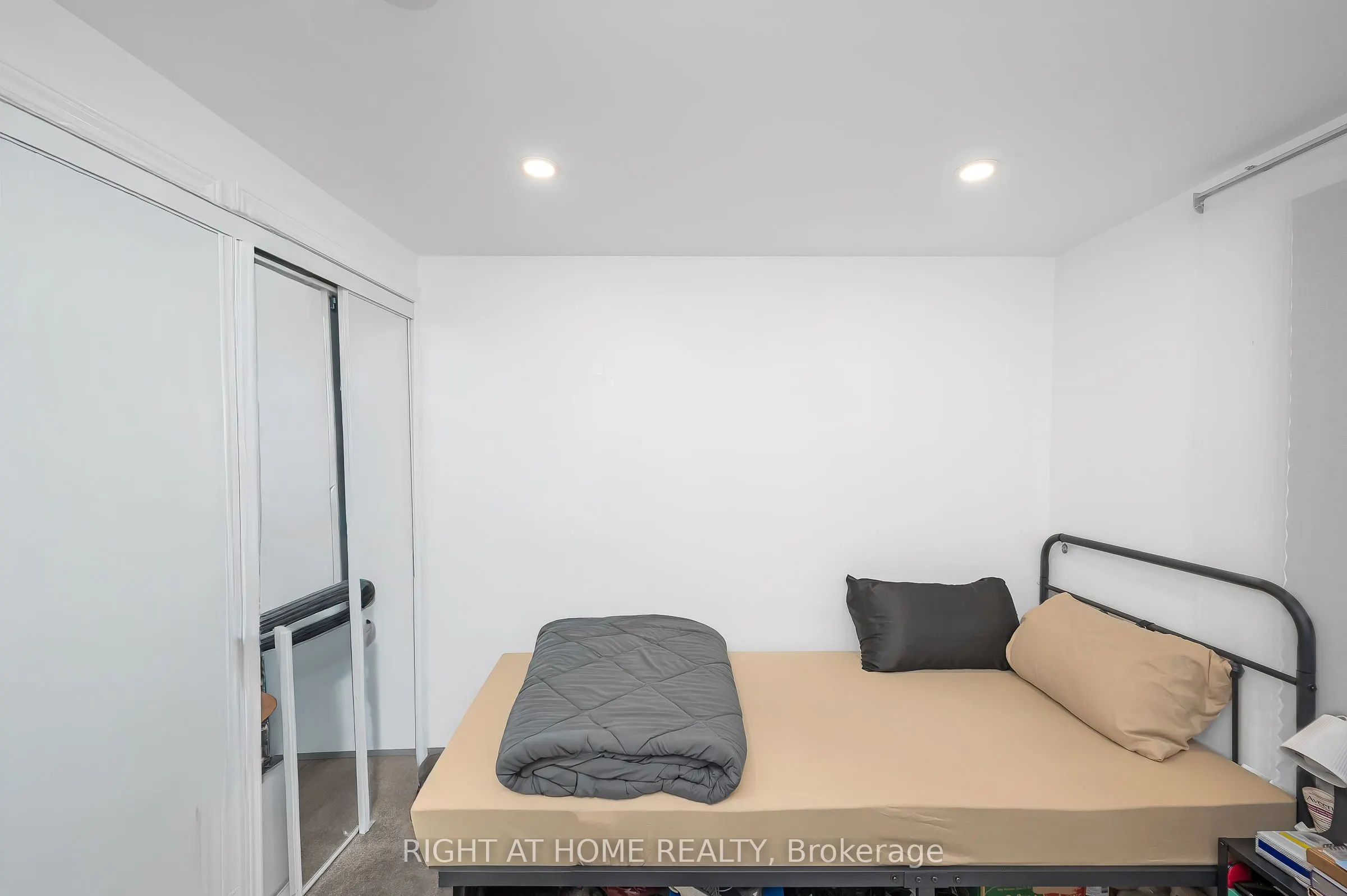18 Huntley Street