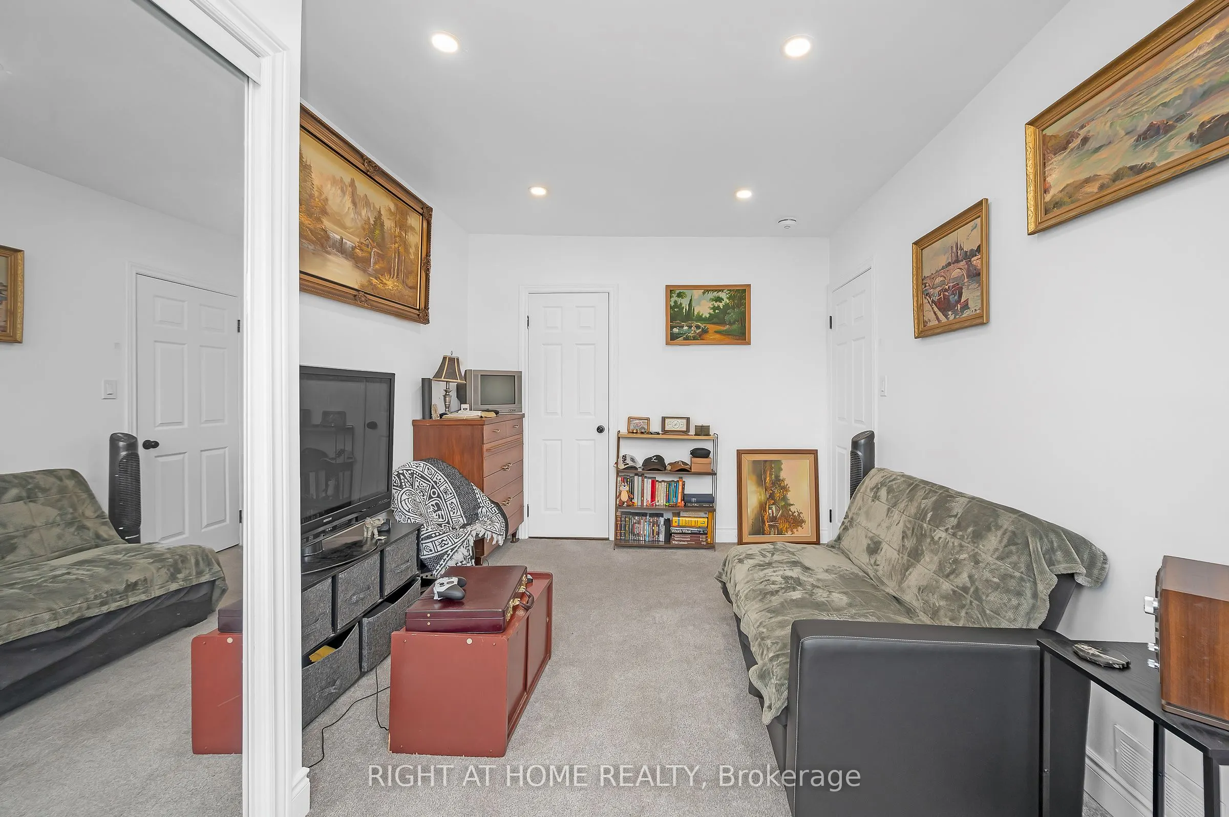 18 Huntley Street