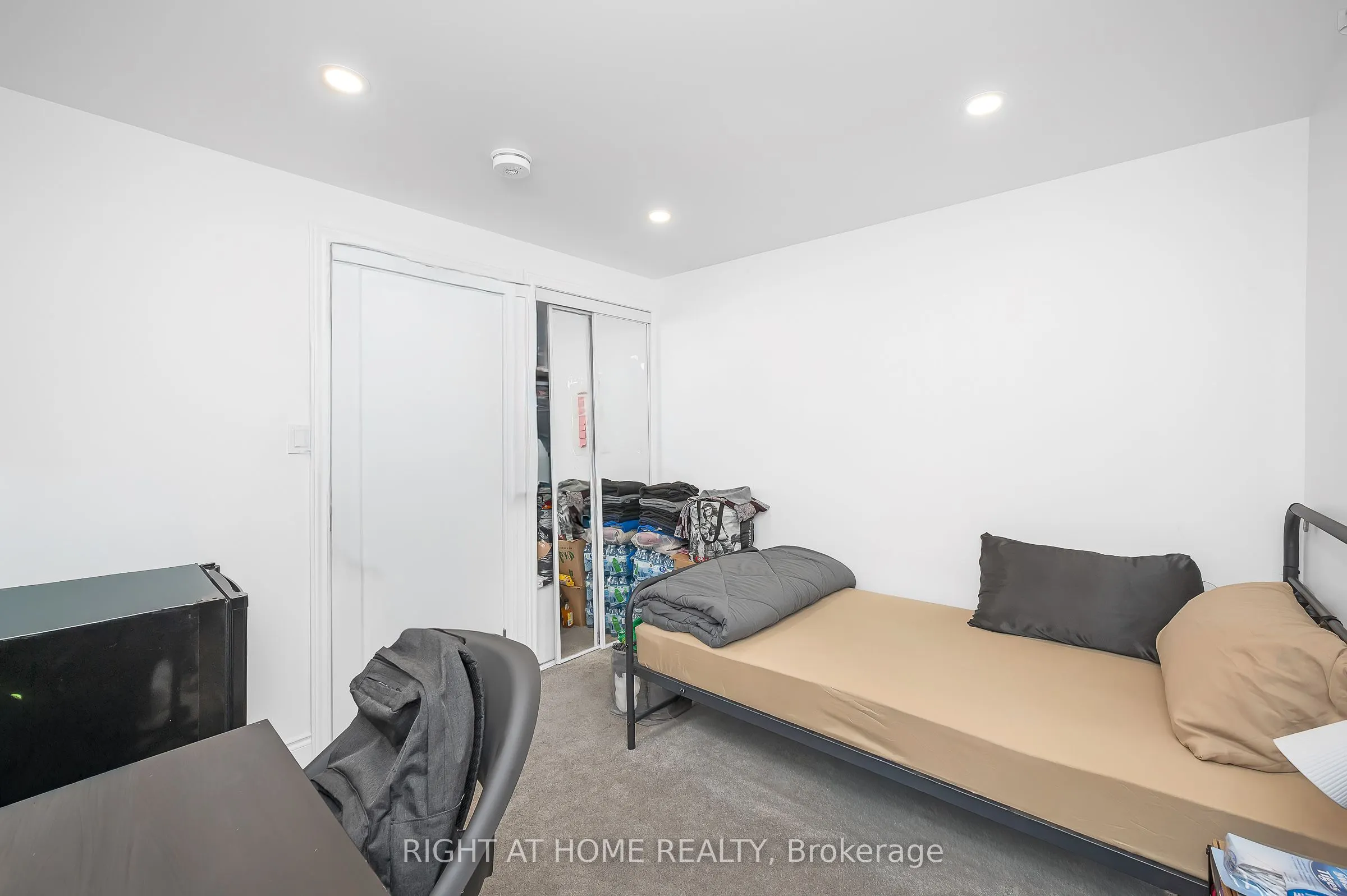 18 Huntley Street
