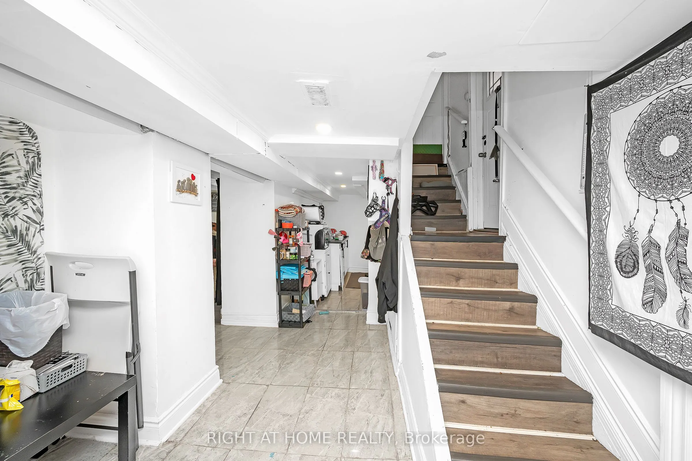 18 Huntley Street