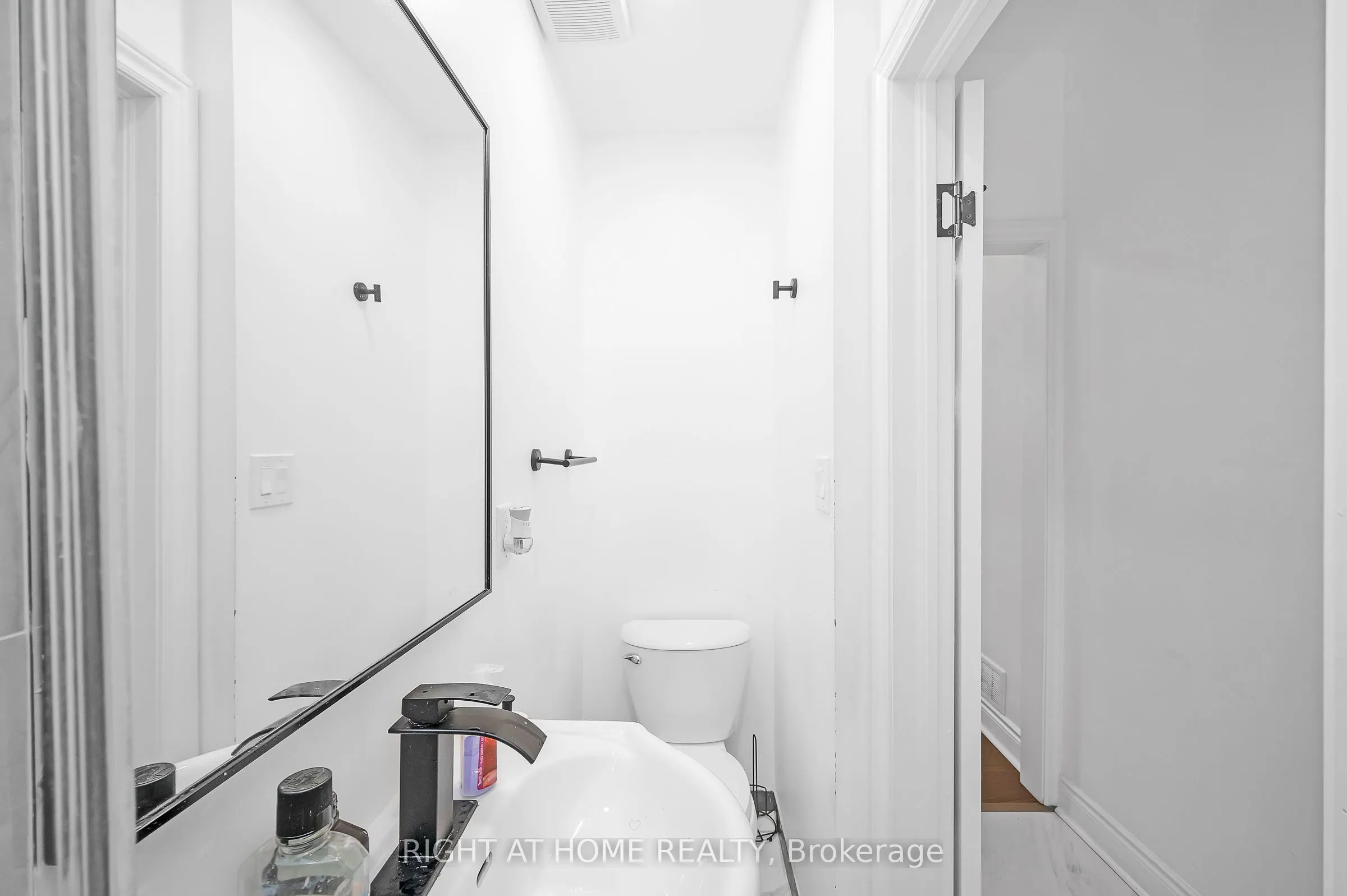 18 Huntley Street