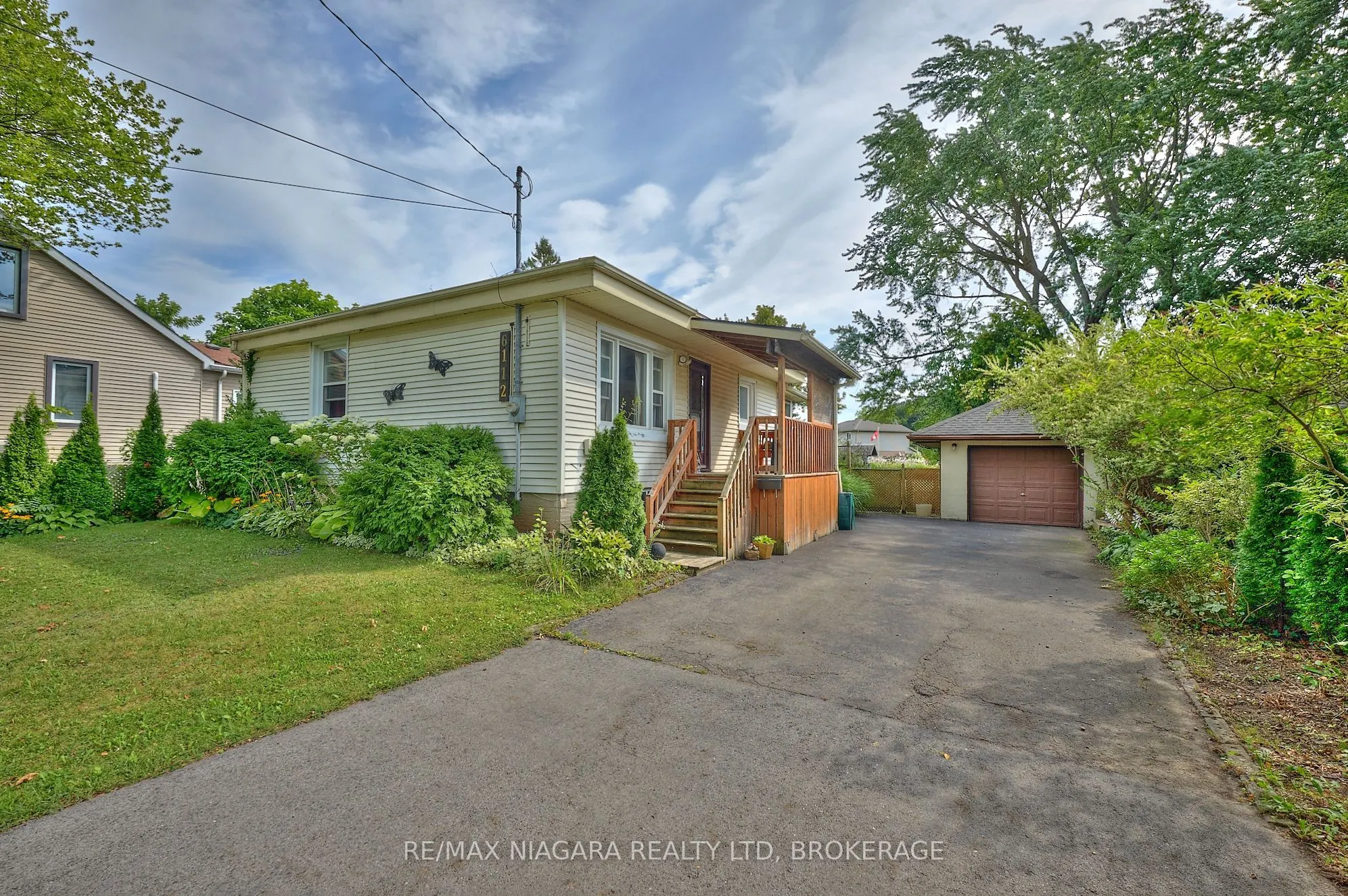 6112 Montrose Road