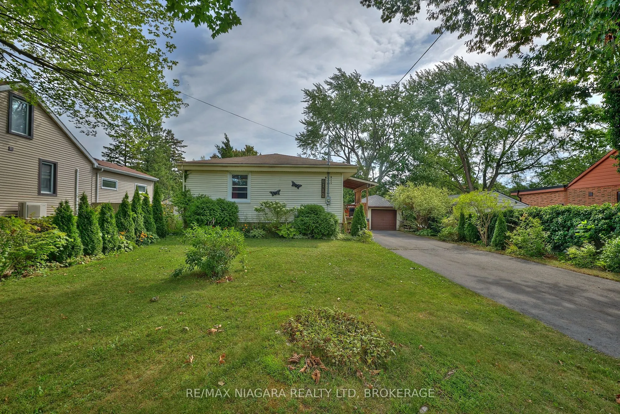 6112 Montrose Road