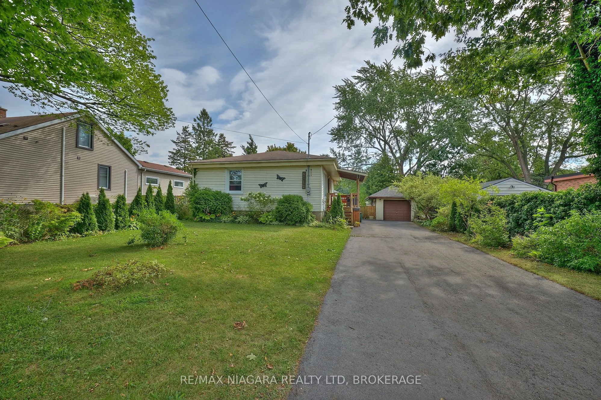 6112 Montrose Road