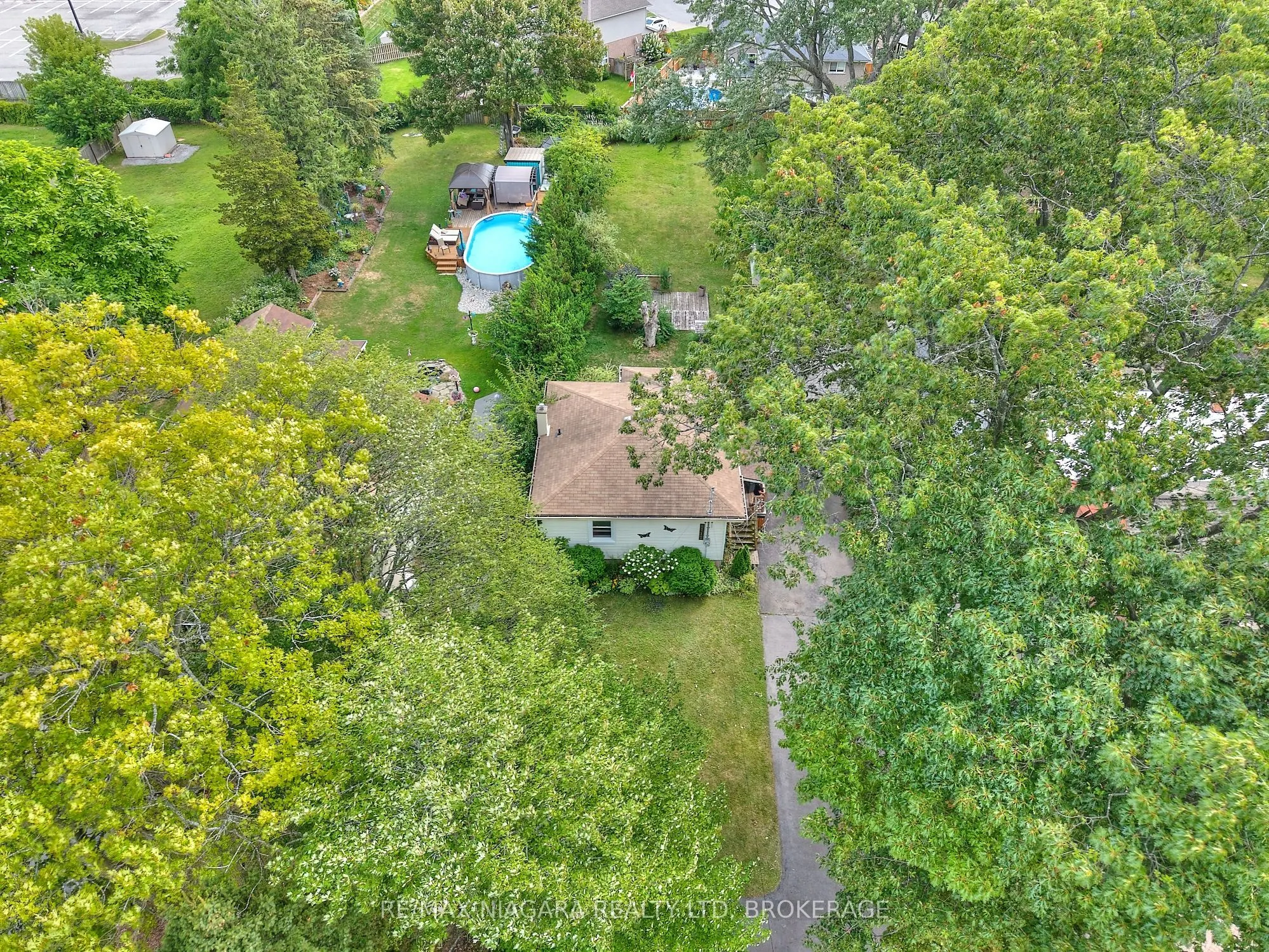 6112 Montrose Road
