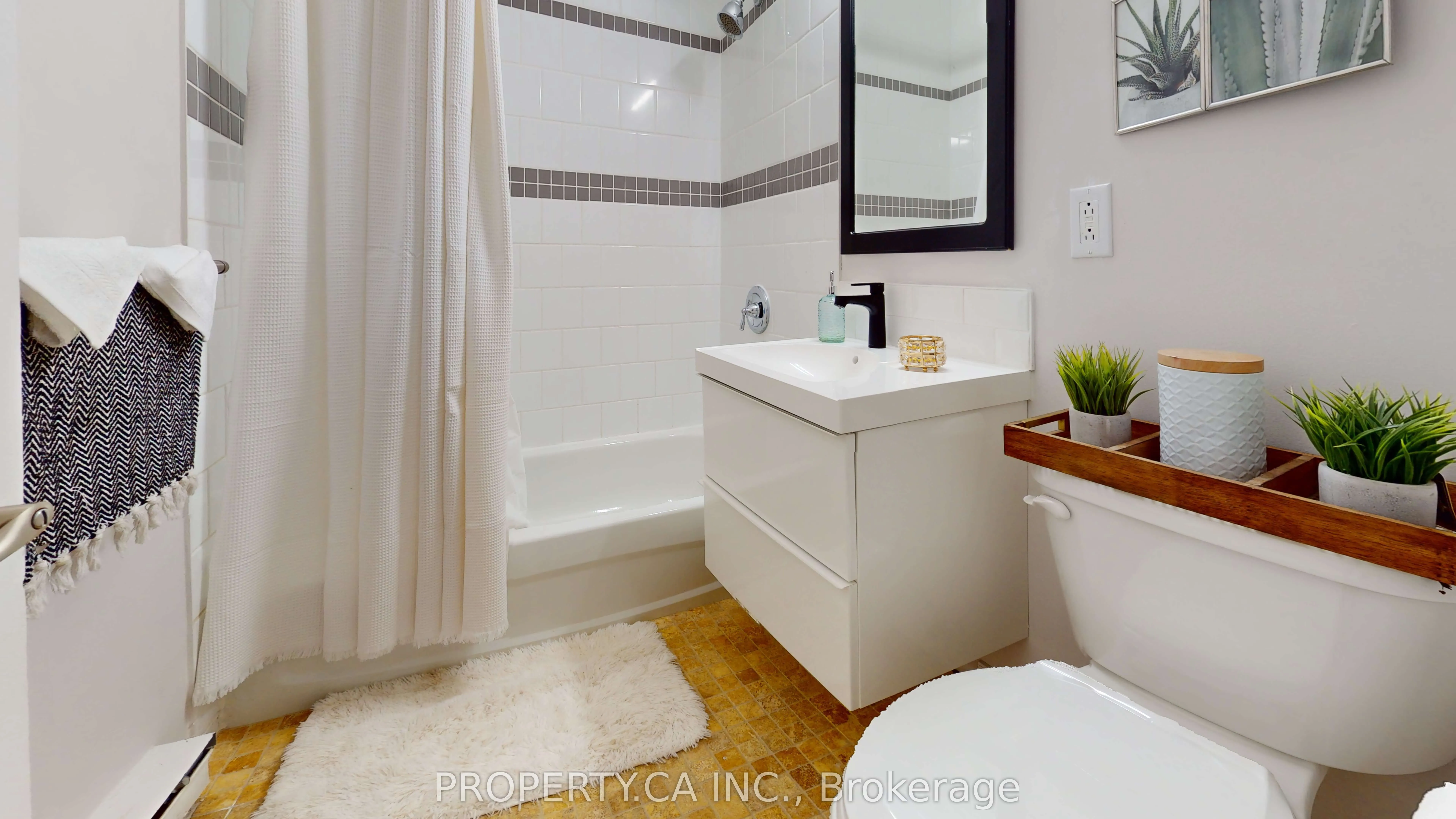610 George Street N, #5