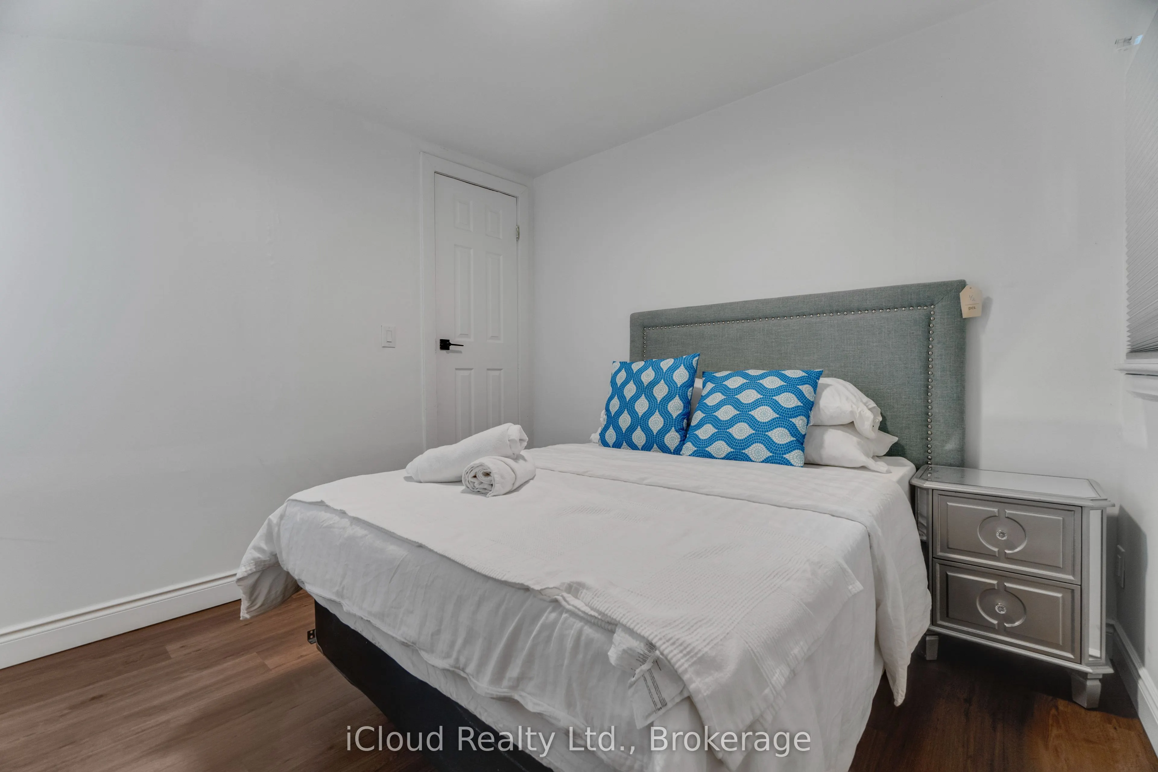 368 Simcoe Street
