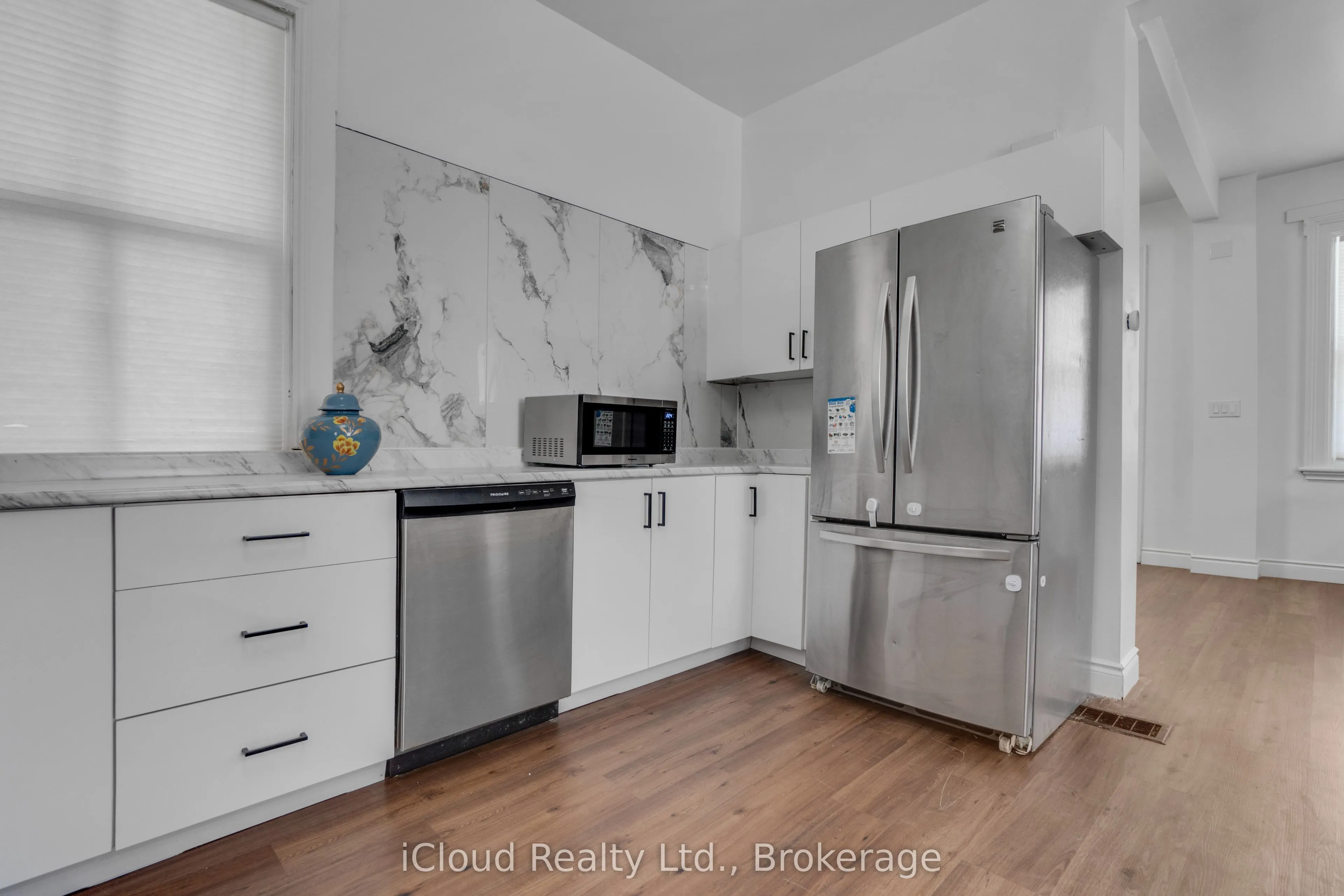 368 Simcoe Street
