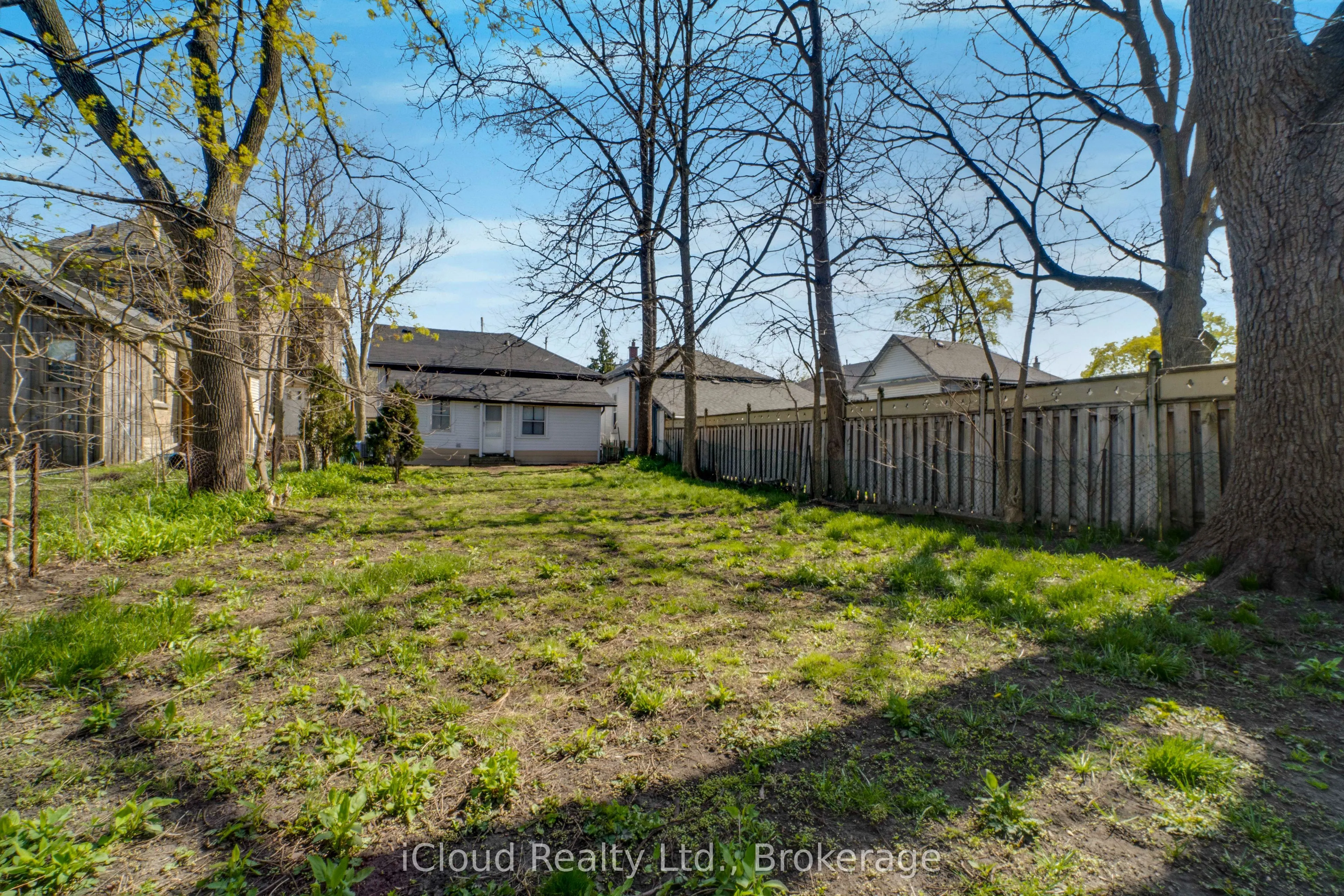 368 Simcoe Street