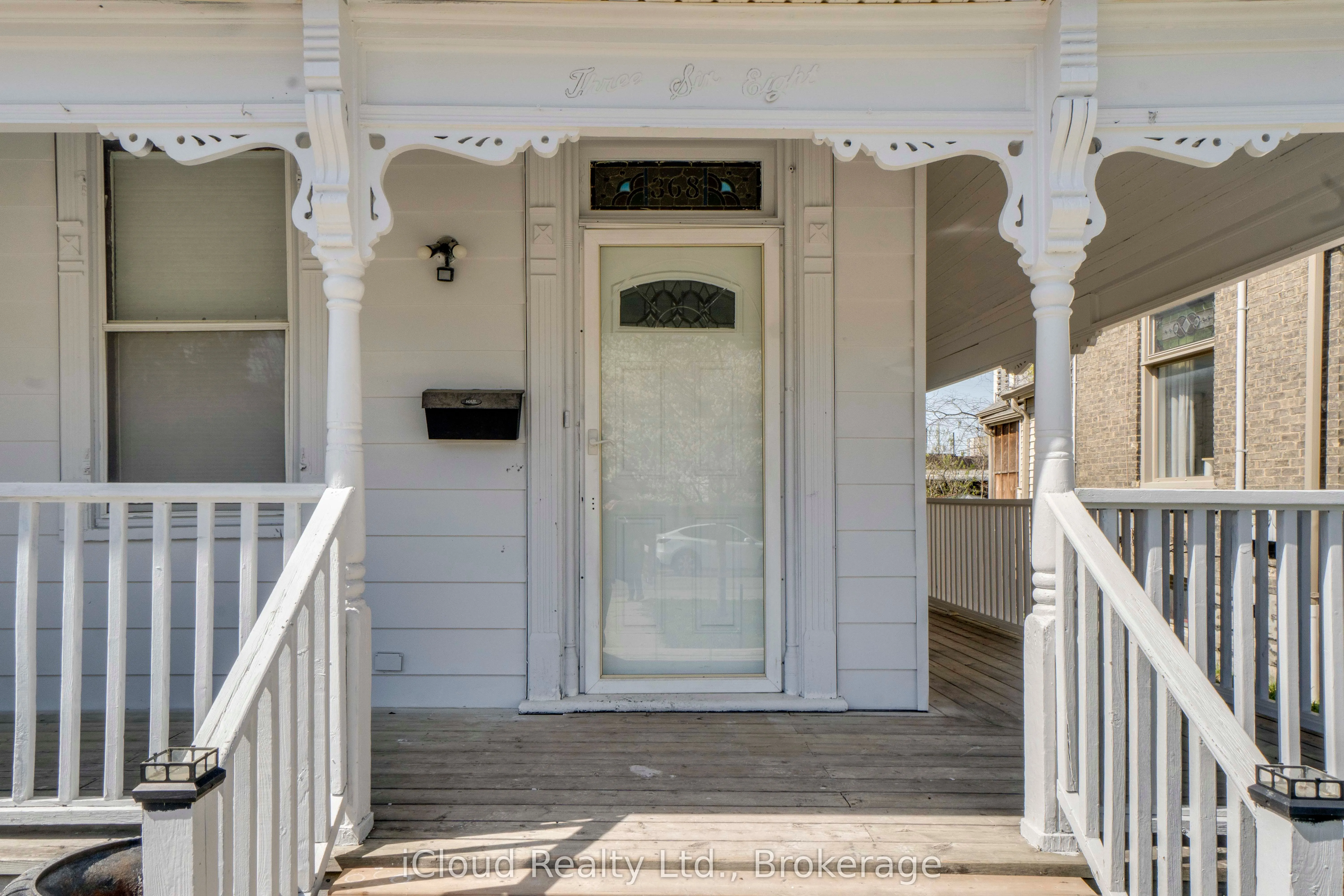 368 Simcoe Street