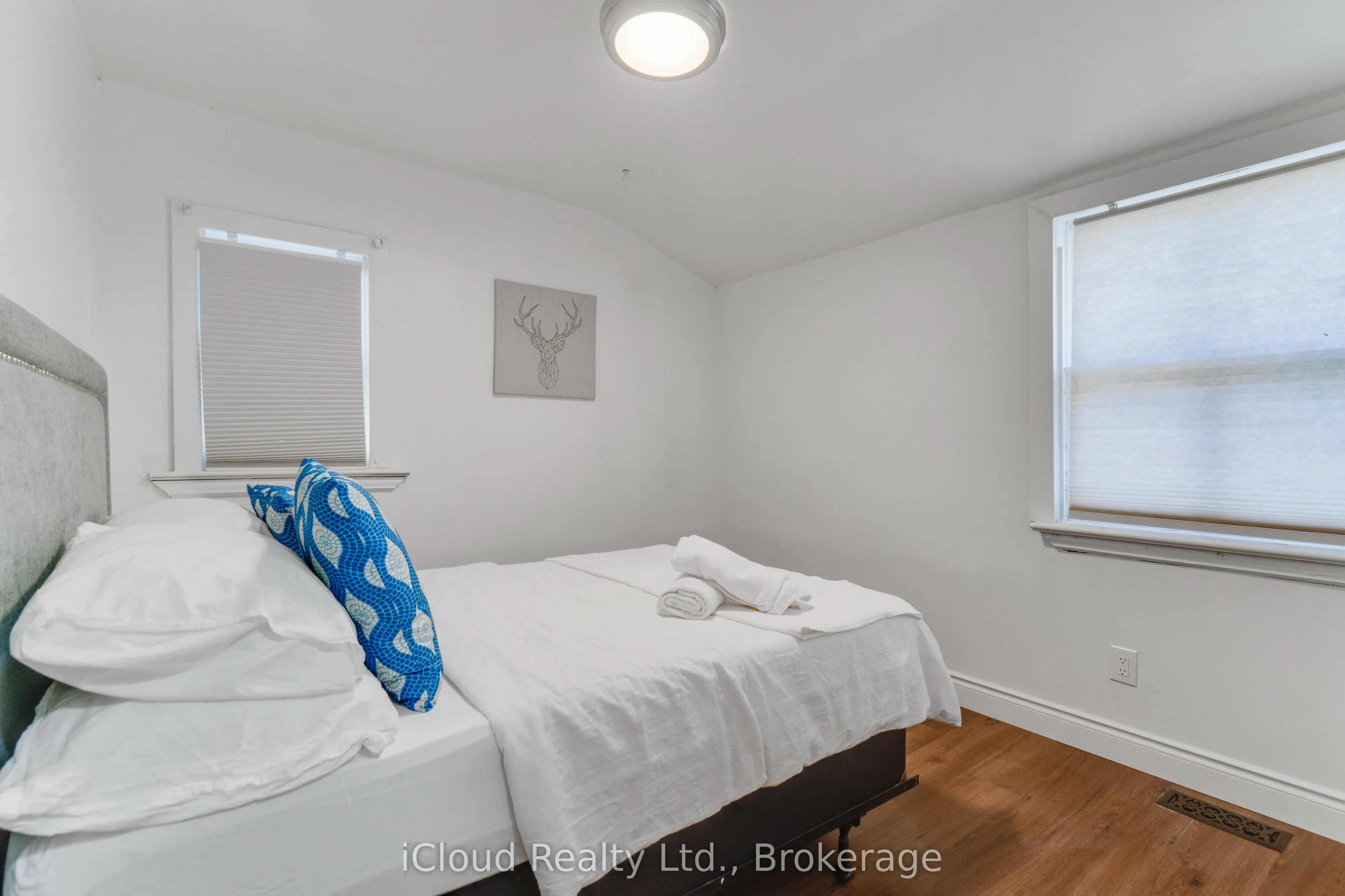 368 Simcoe Street
