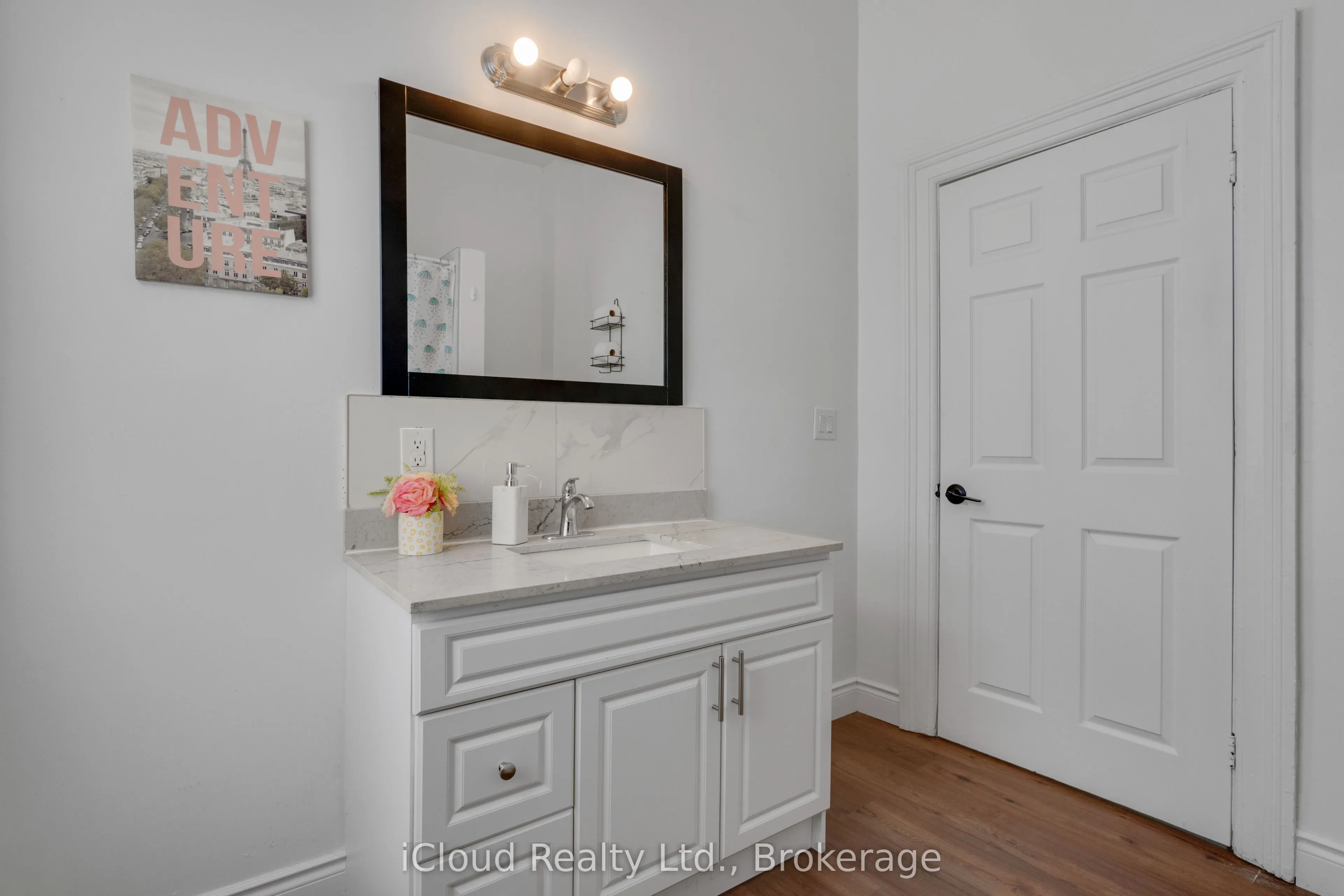 368 Simcoe Street