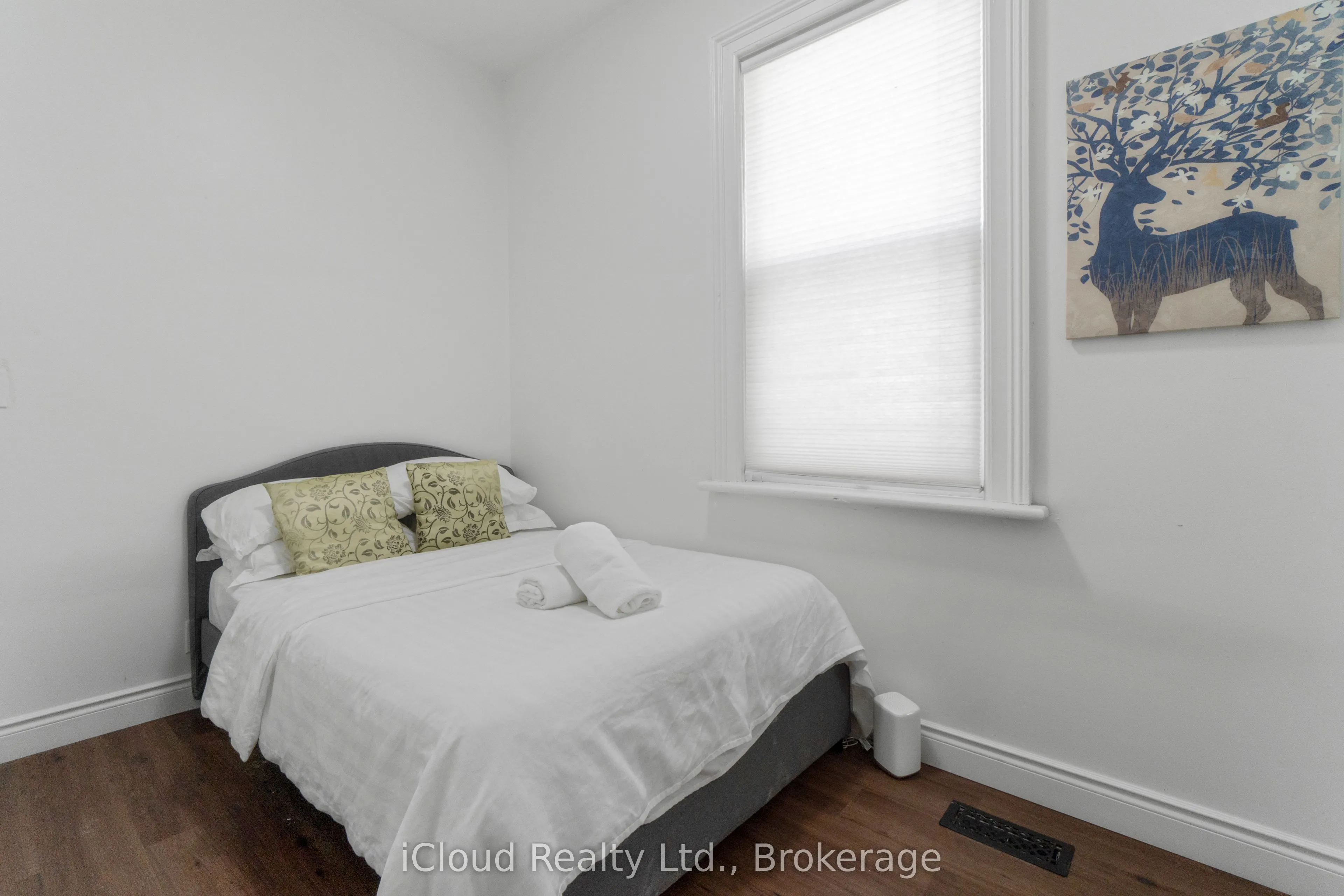368 Simcoe Street