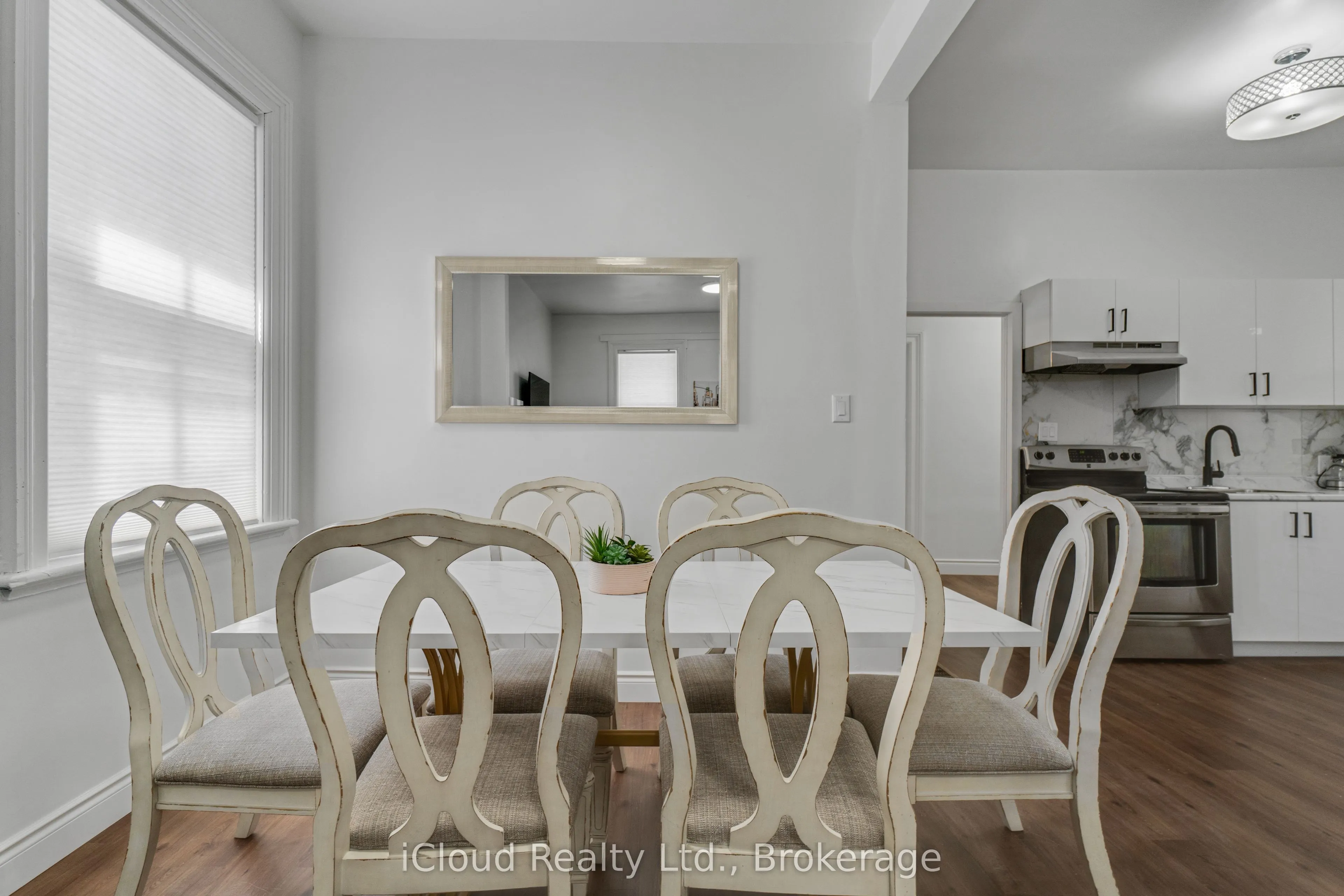 368 Simcoe Street