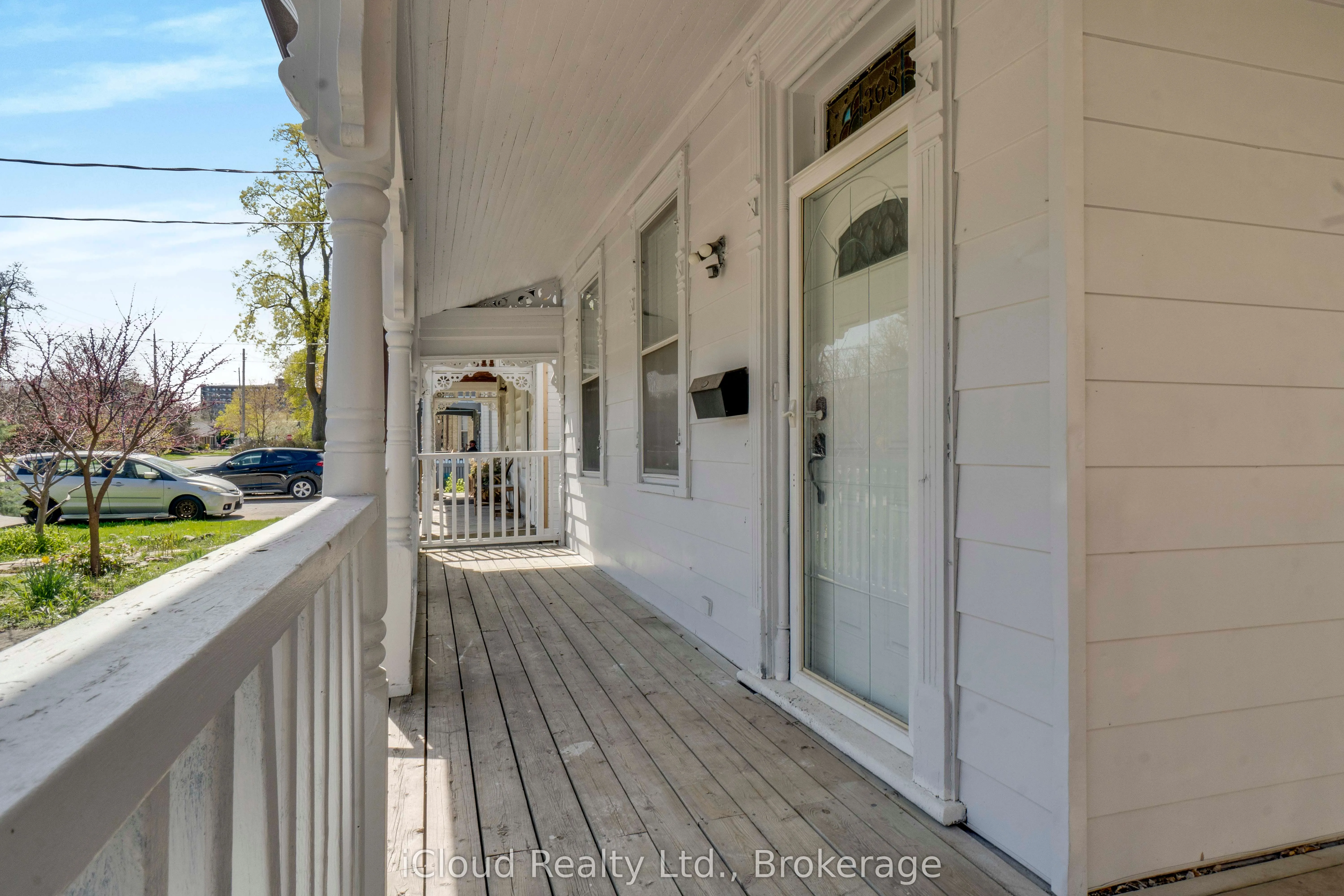368 Simcoe Street
