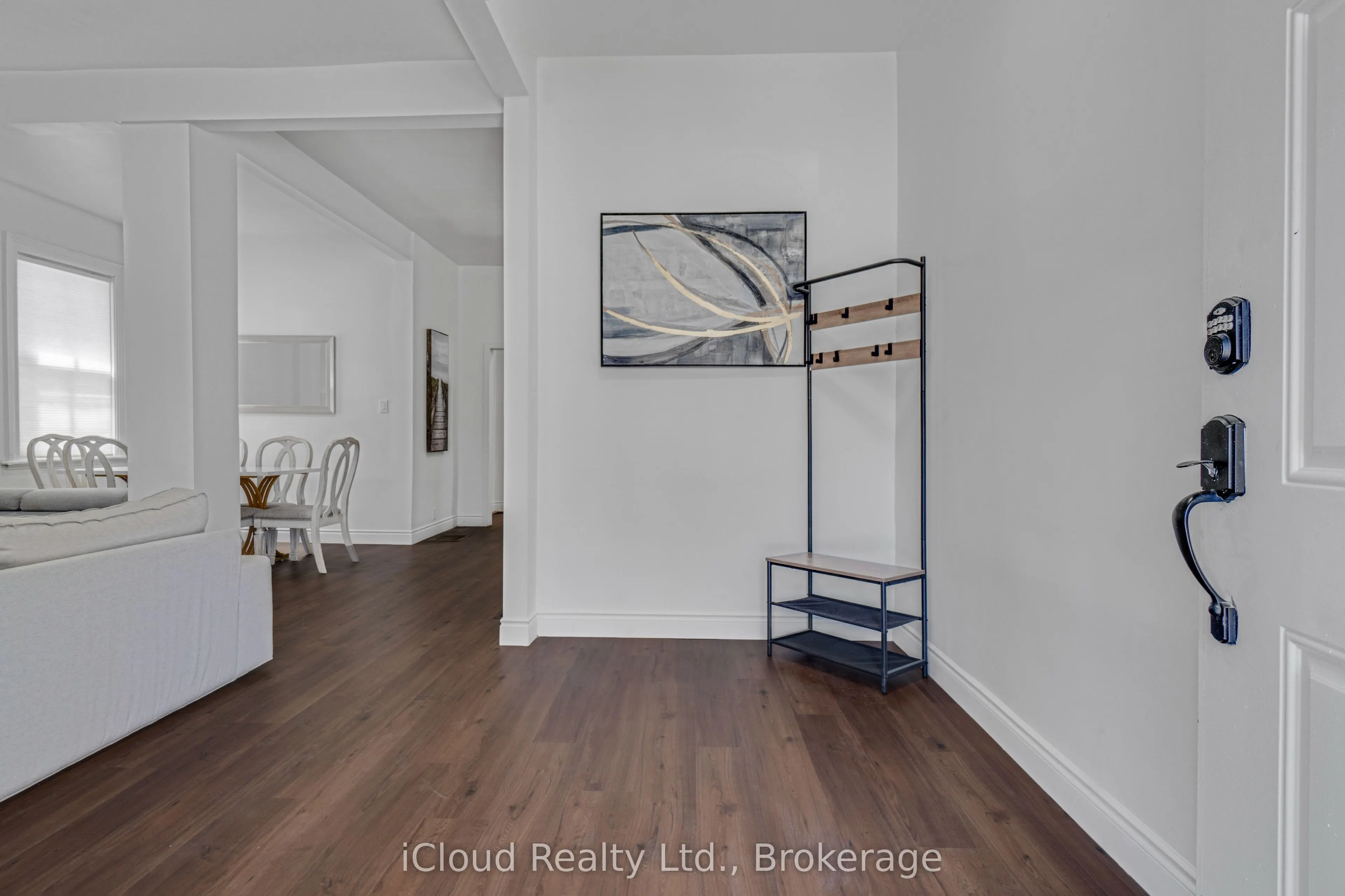 368 Simcoe Street