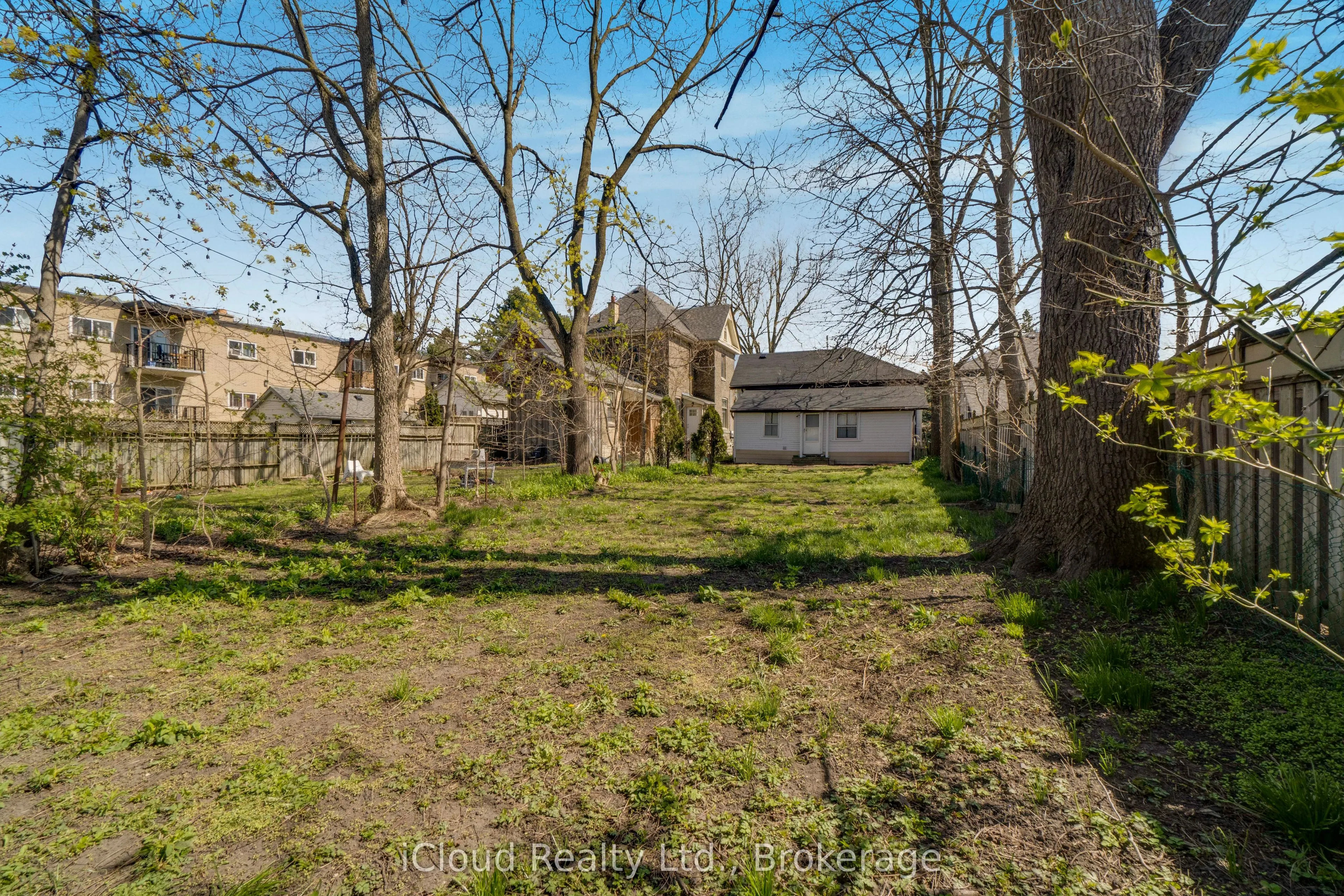 368 Simcoe Street