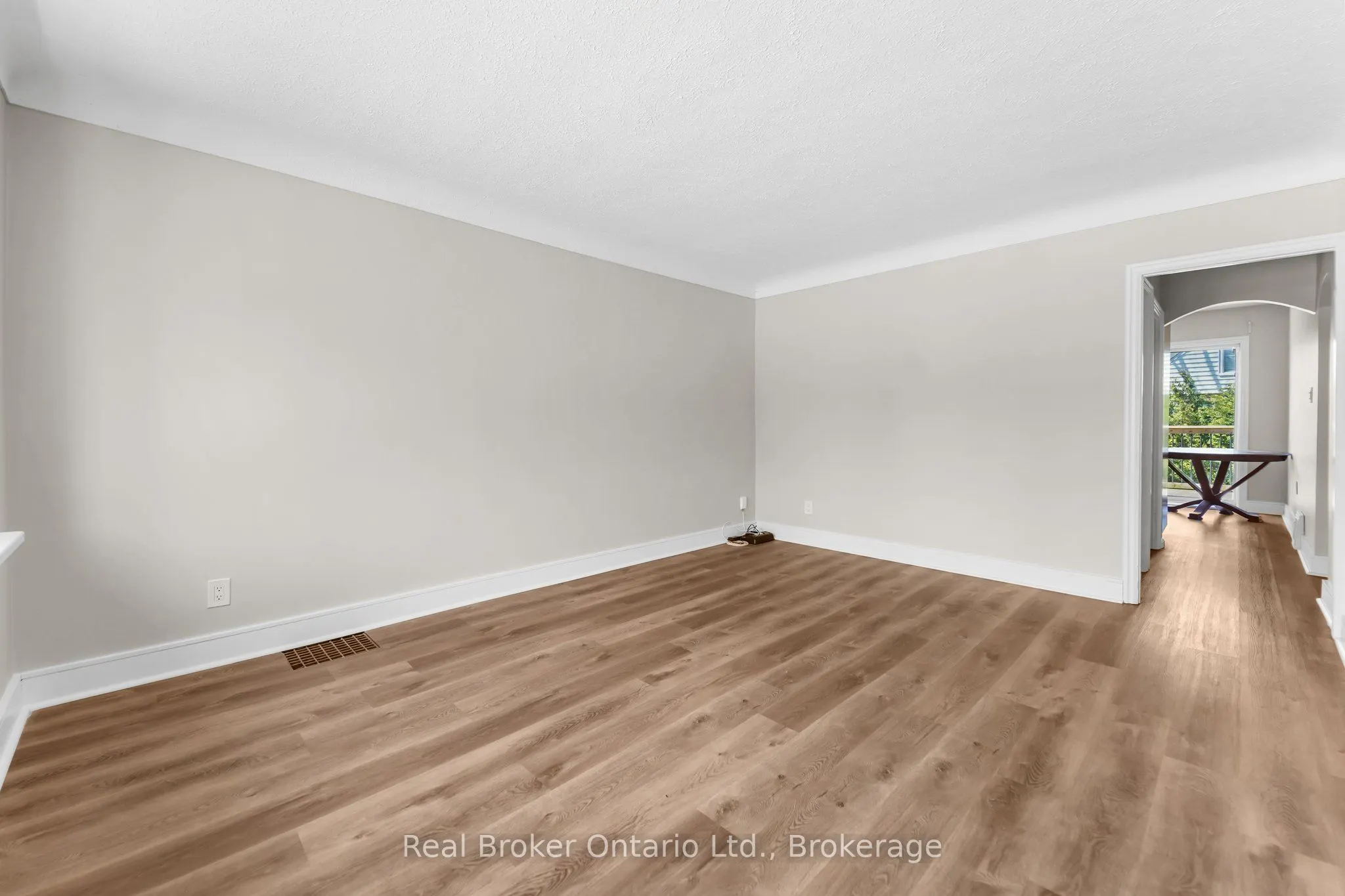 223 BOND Street N, #UPPER
