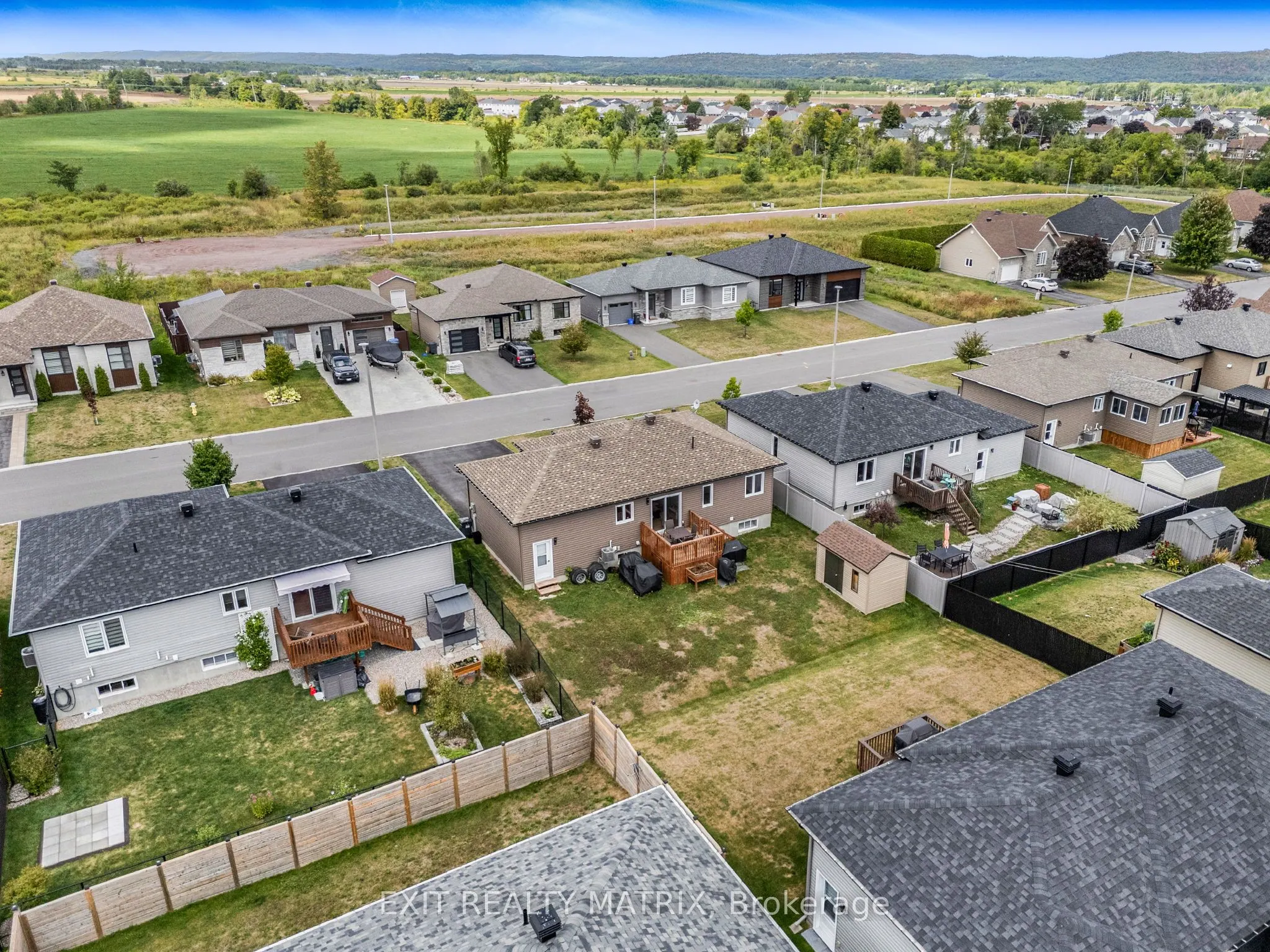 681 Roxane Crescent