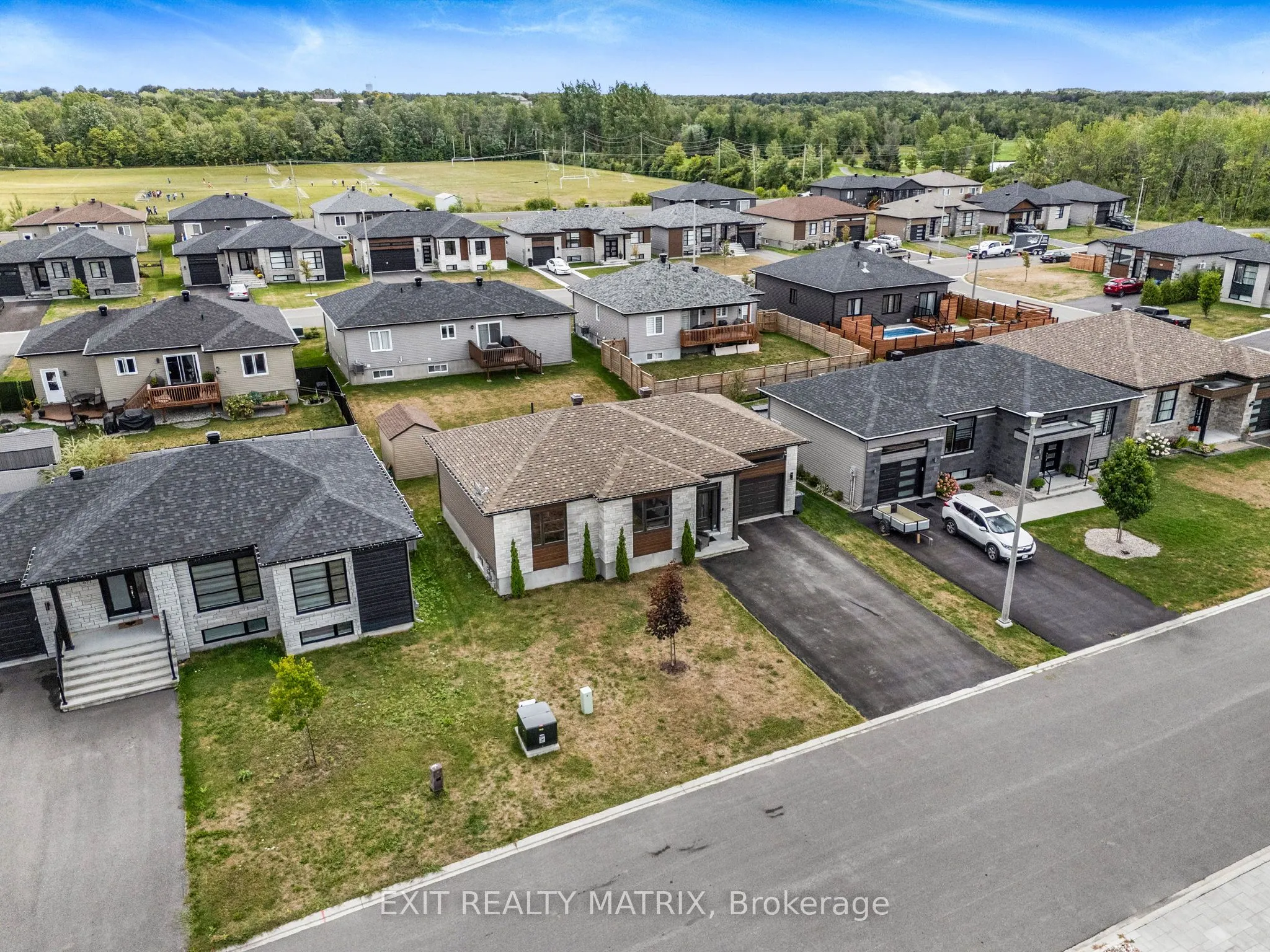 681 Roxane Crescent