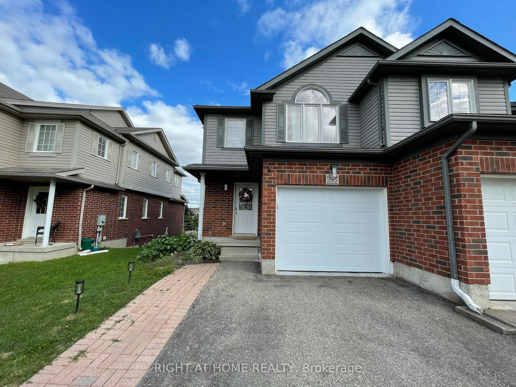 222 Featherstone Crescent