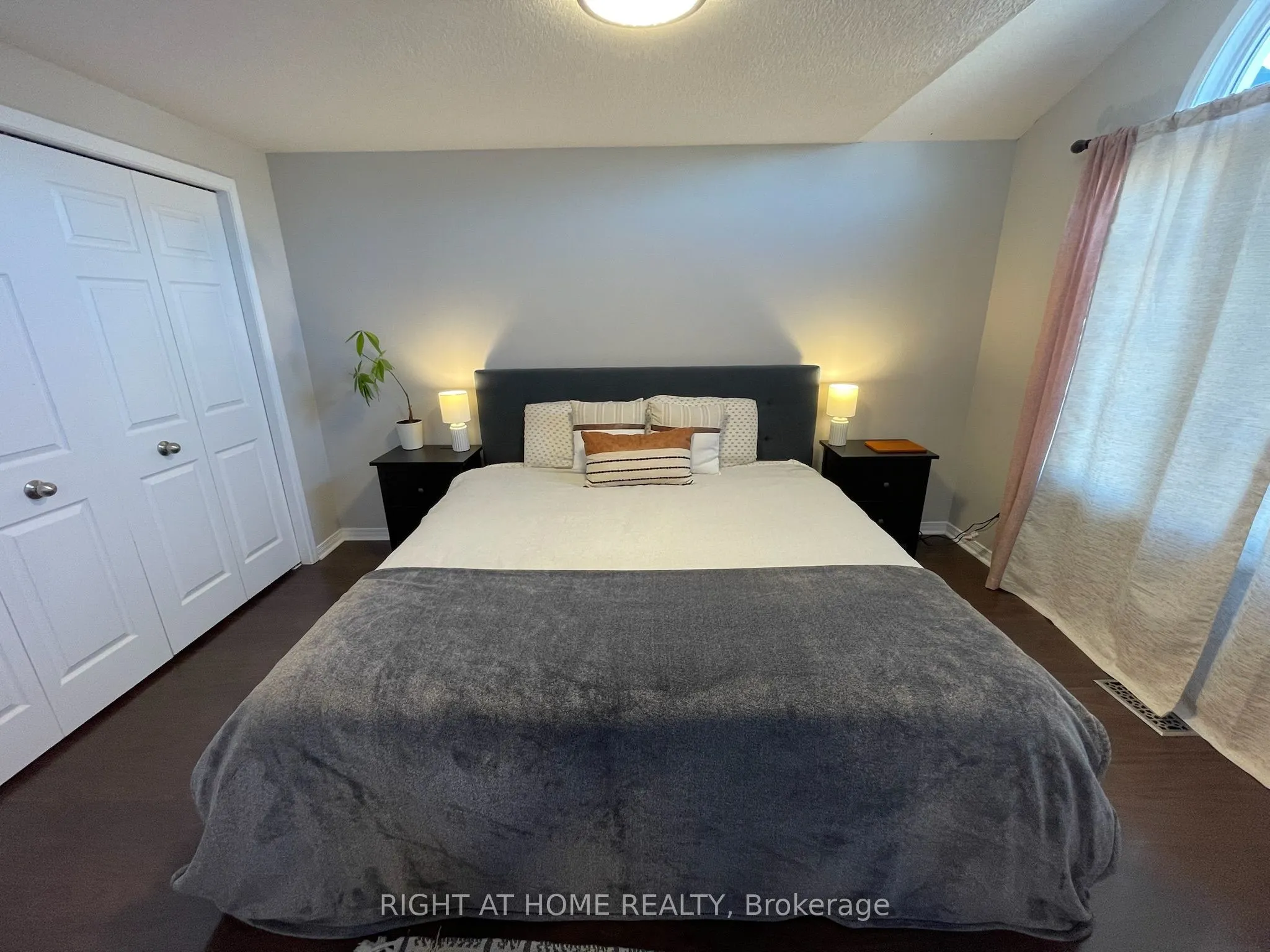 222 Featherstone Crescent