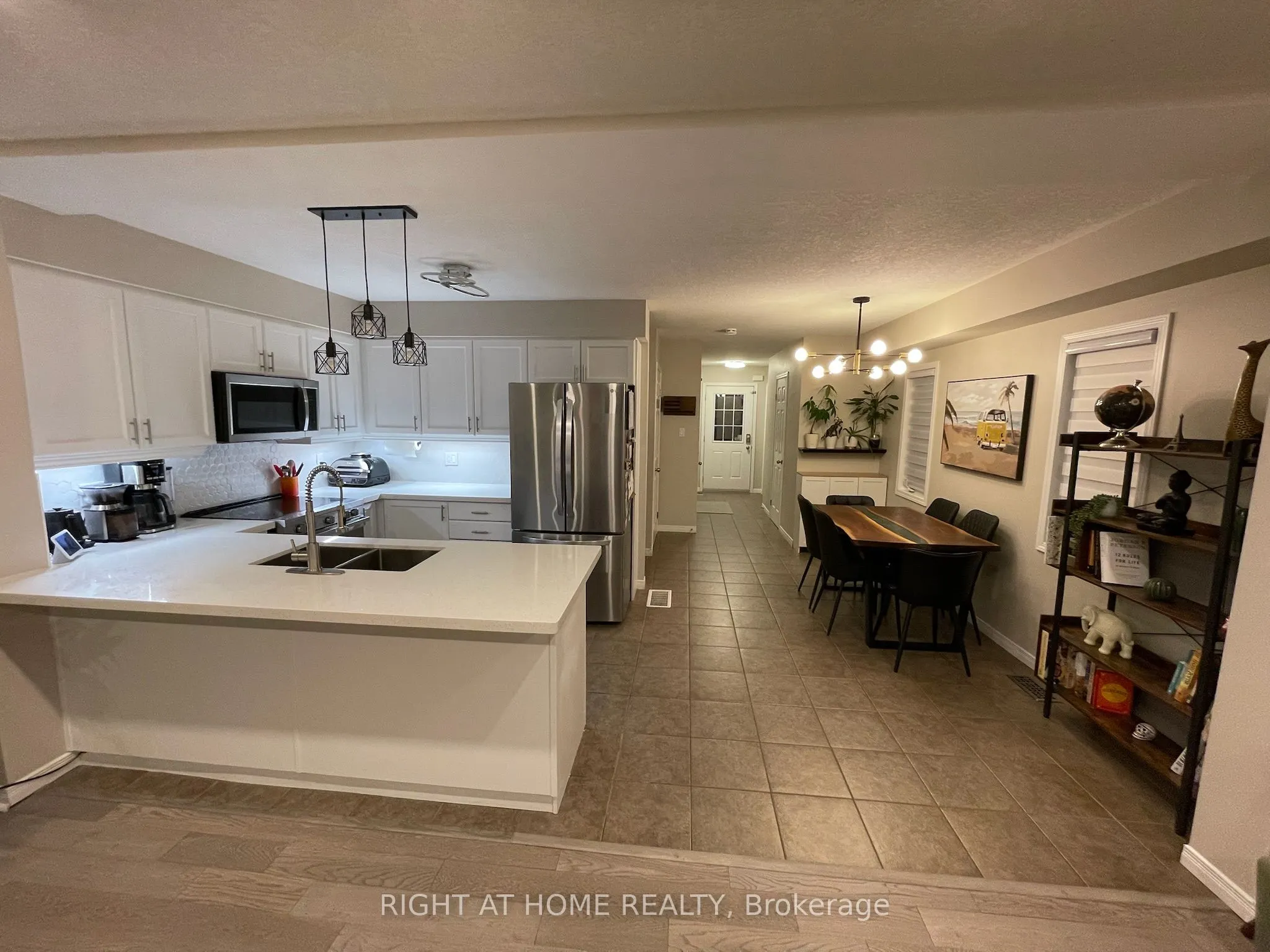 222 Featherstone Crescent