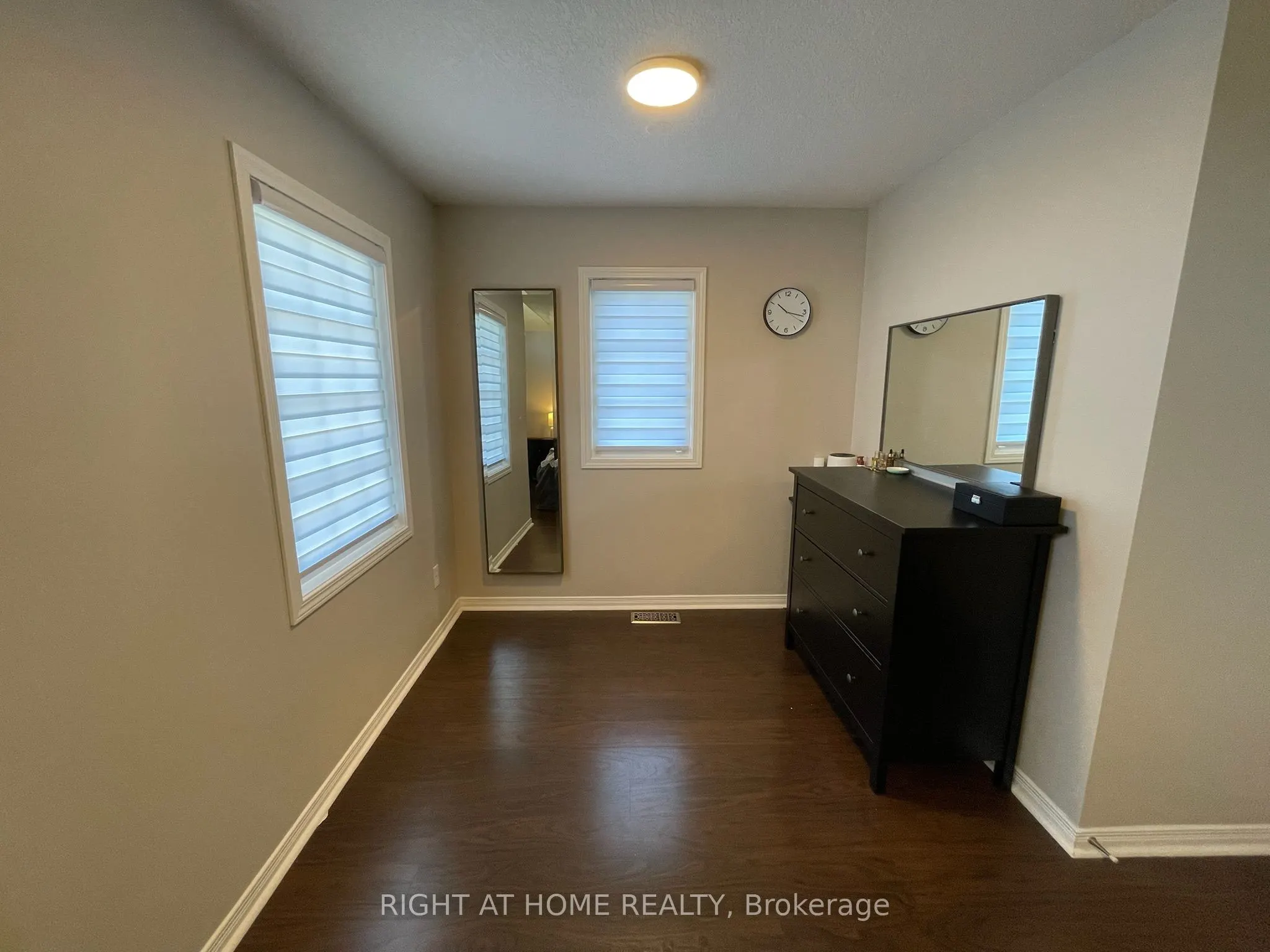 222 Featherstone Crescent